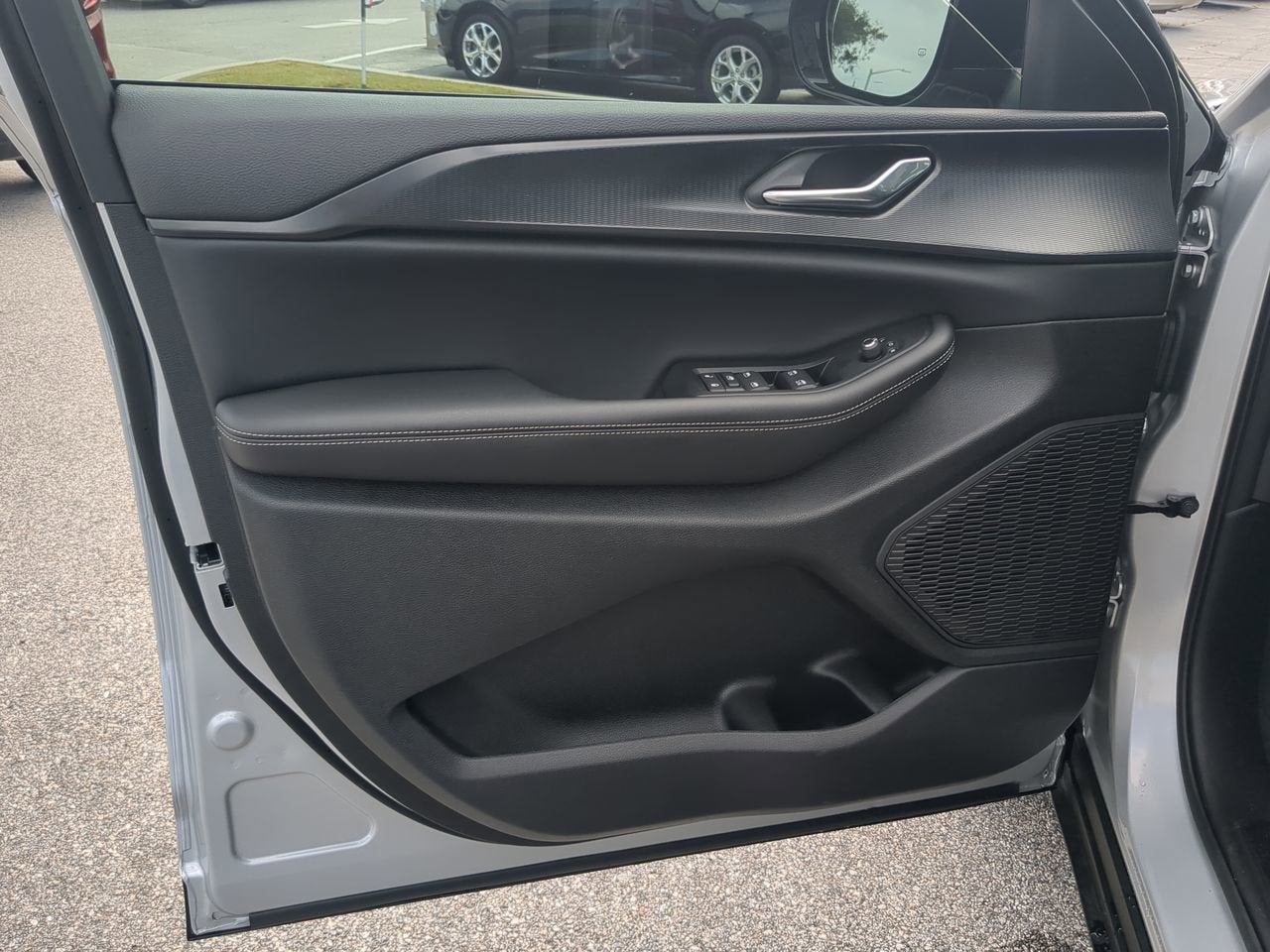 2025 Jeep Grand Cherokee Altitude 4x2