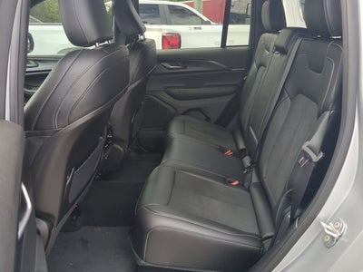 2025 Jeep Grand Cherokee Altitude 4x2