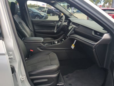 2025 Jeep Grand Cherokee Altitude 4x2