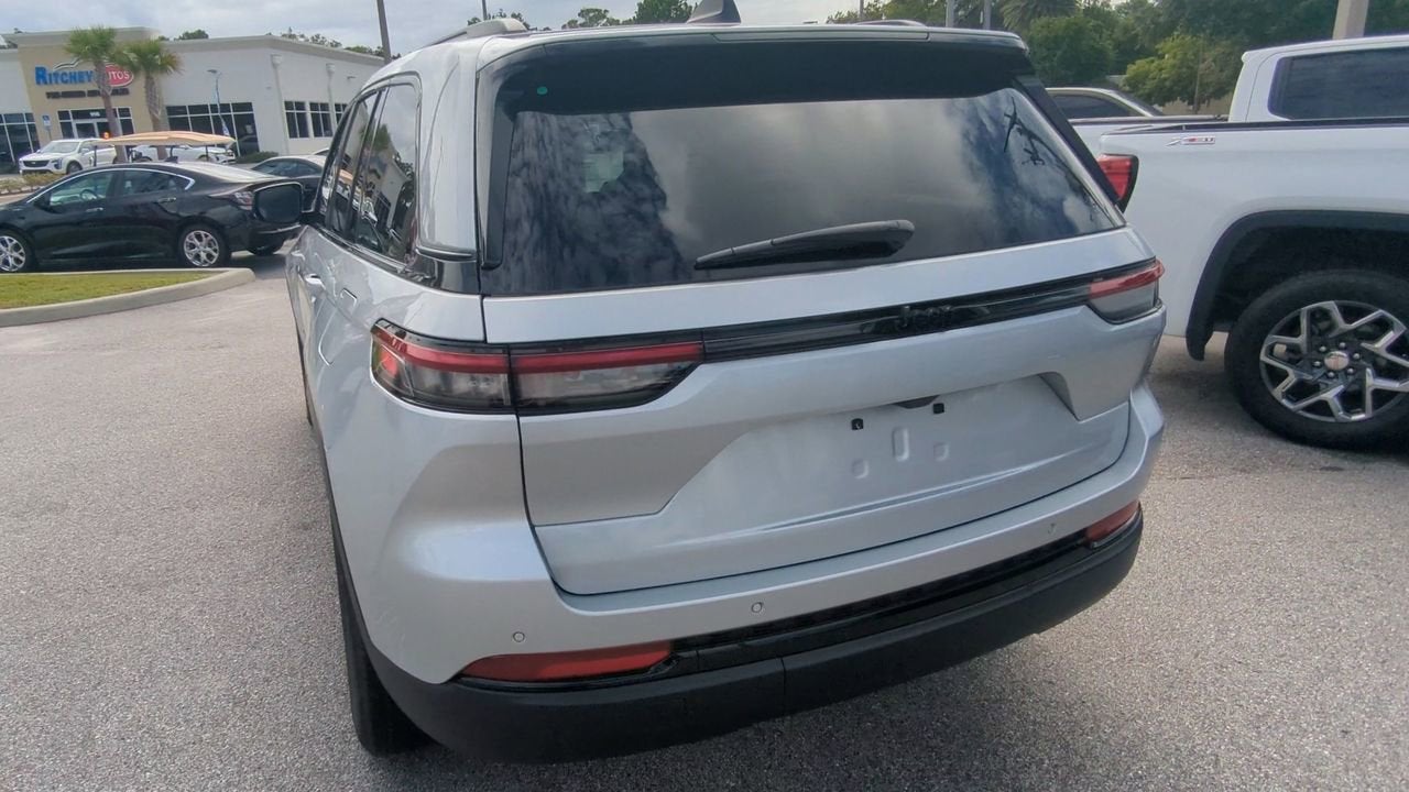 2025 Jeep Grand Cherokee Altitude 4x2