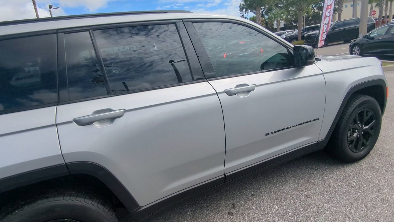 2025 Jeep Grand Cherokee Altitude 4x2