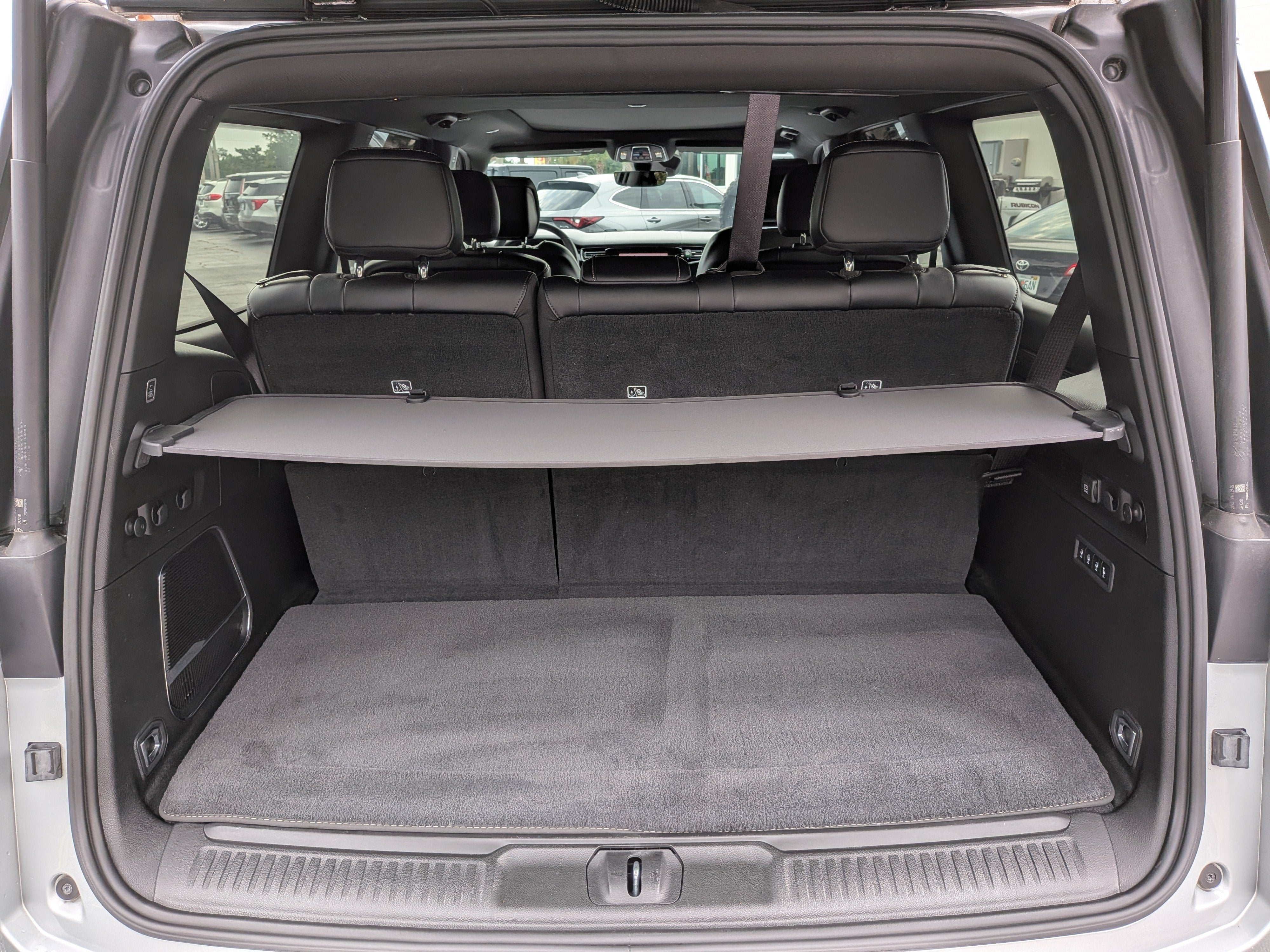 2022 Jeep Wagoneer Series III 4x2