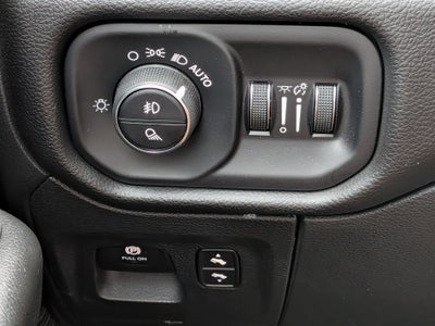 2025 RAM 1500 Big Horn Crew Cab 4x4 5'7" Box