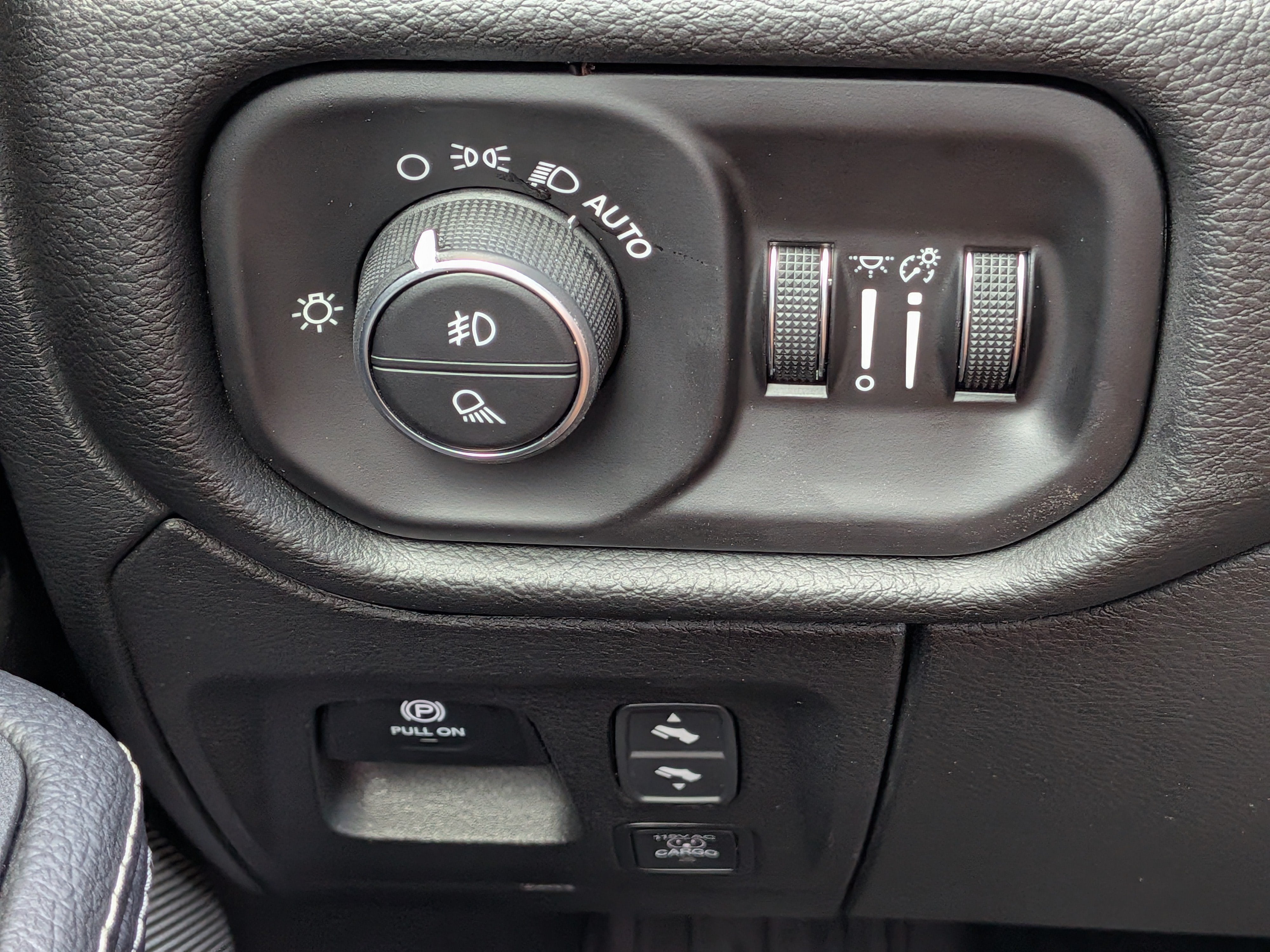 2025 RAM 1500 Rebel Crew Cab 4x4 5'7" Box