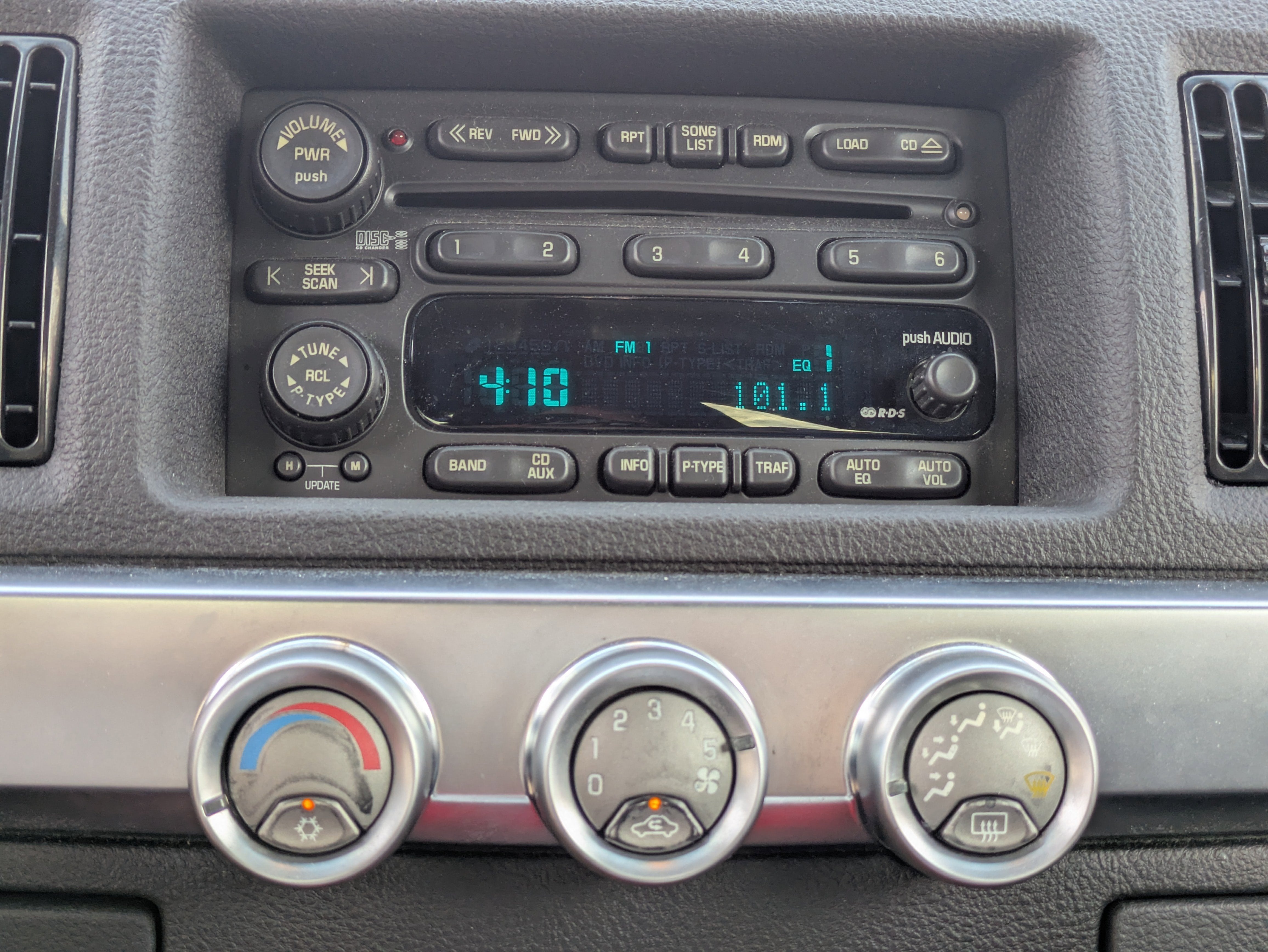 2003 Chevrolet SSR LS