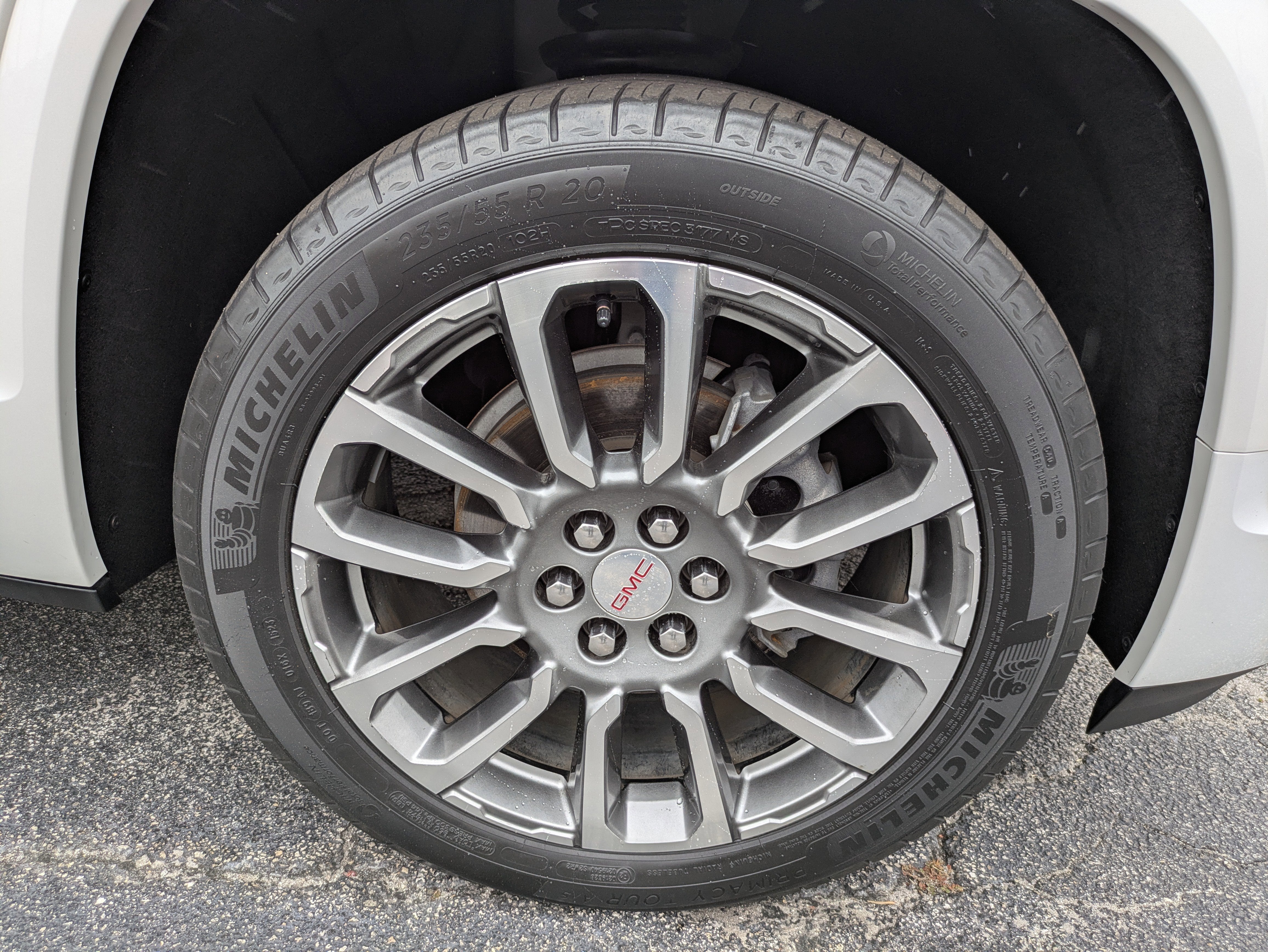 2023 GMC Acadia Denali