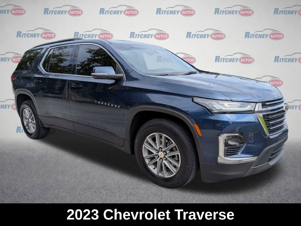 2023 Chevrolet Traverse LT Cloth