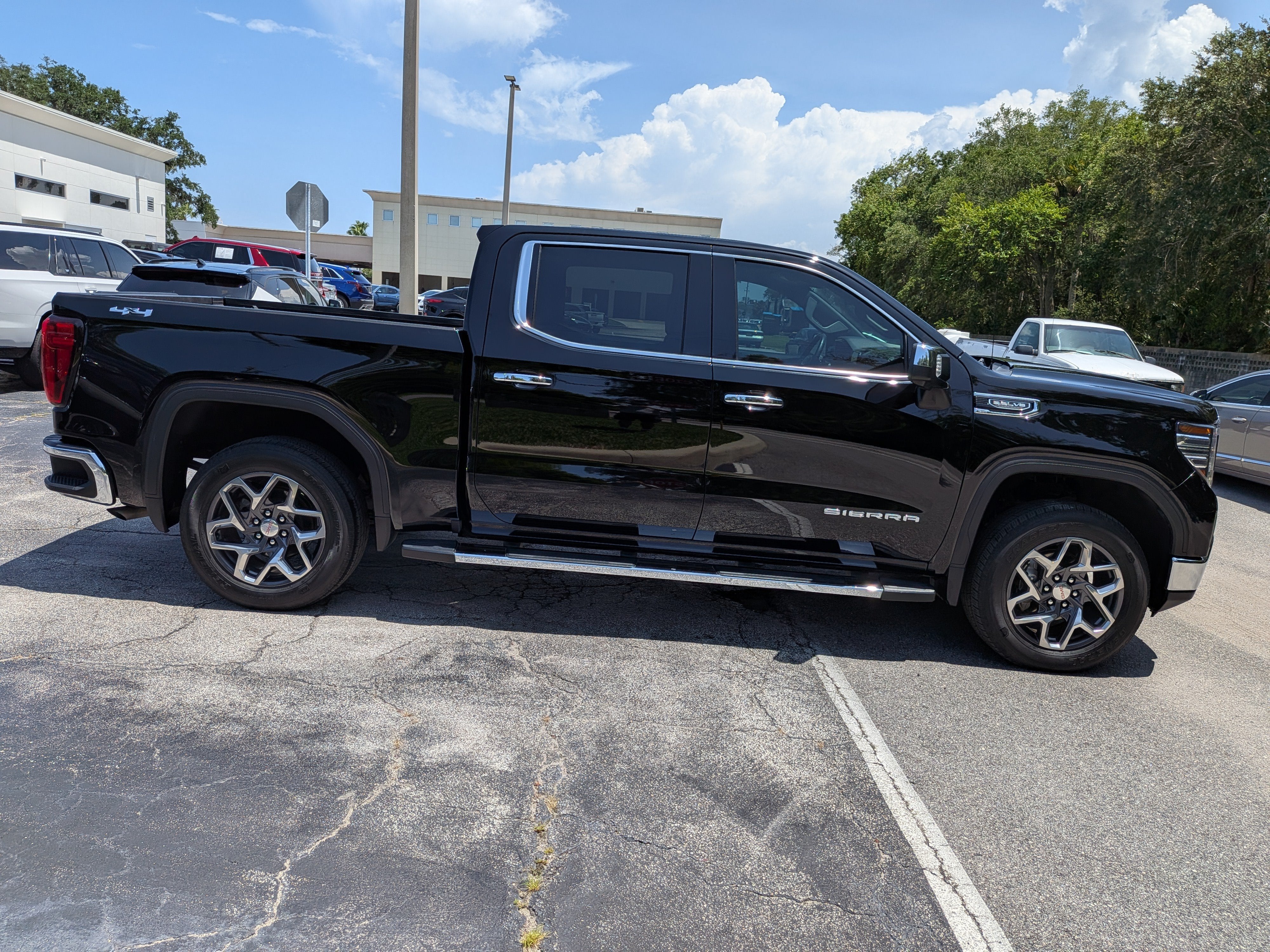 2022 GMC Sierra 1500 SLT