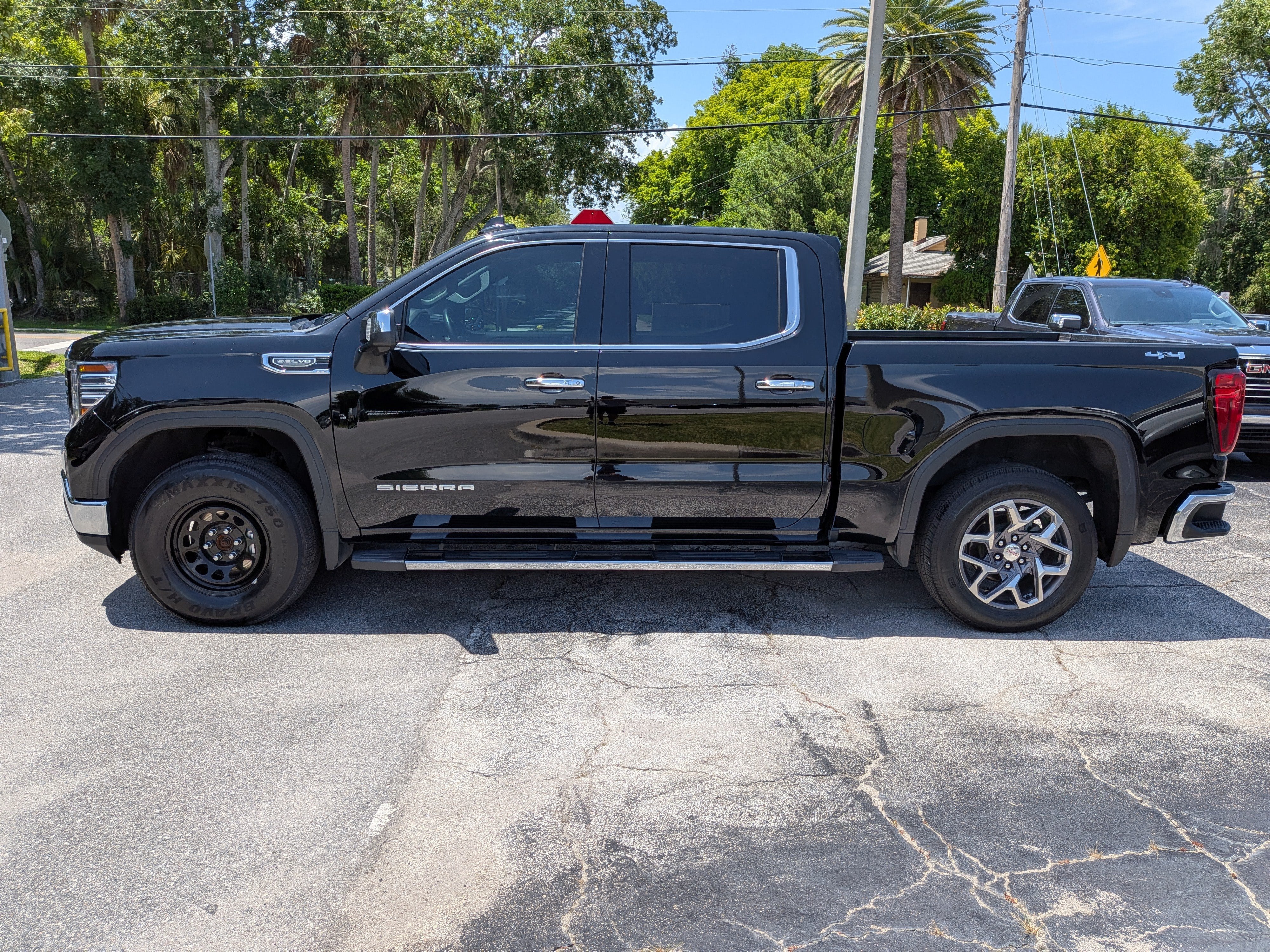 2022 GMC Sierra 1500 SLT