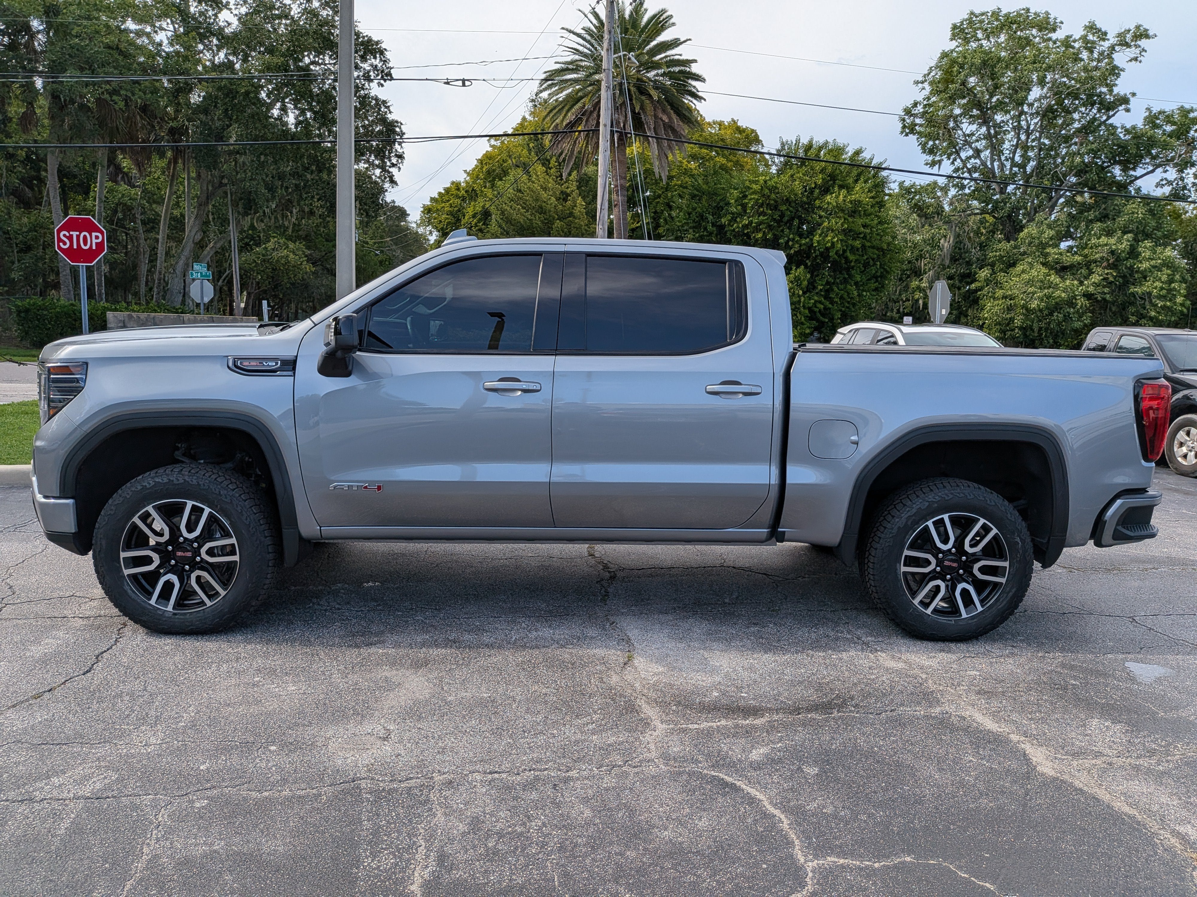 2023 GMC Sierra 1500 AT4