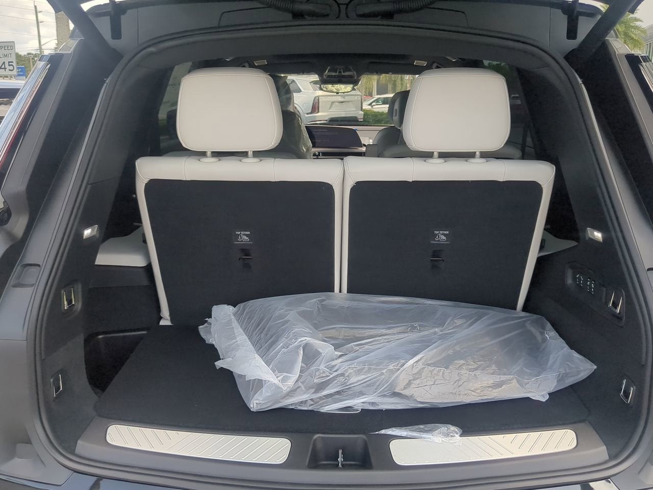 2026 Cadillac VISTIQ Luxury