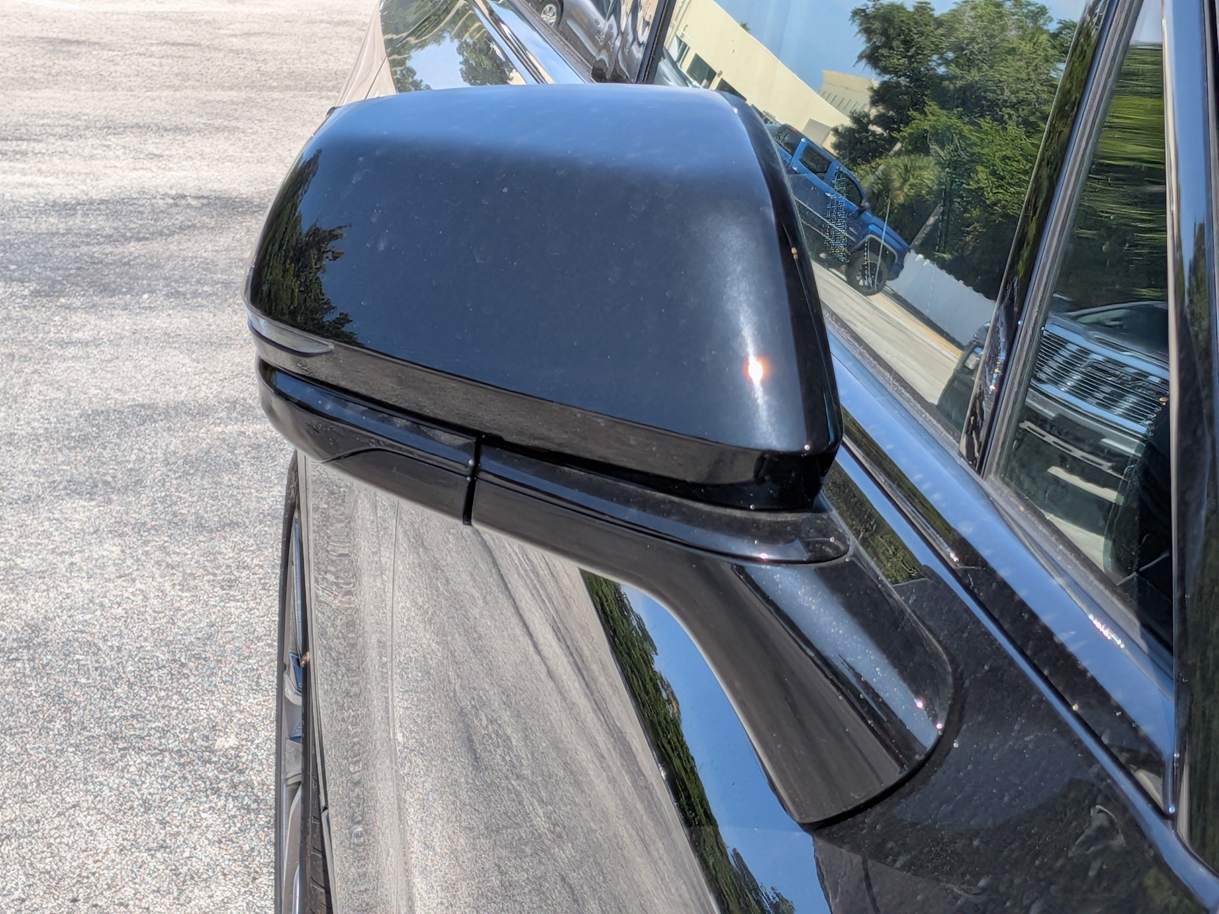 2027 Cadillac VISTIQ Sport