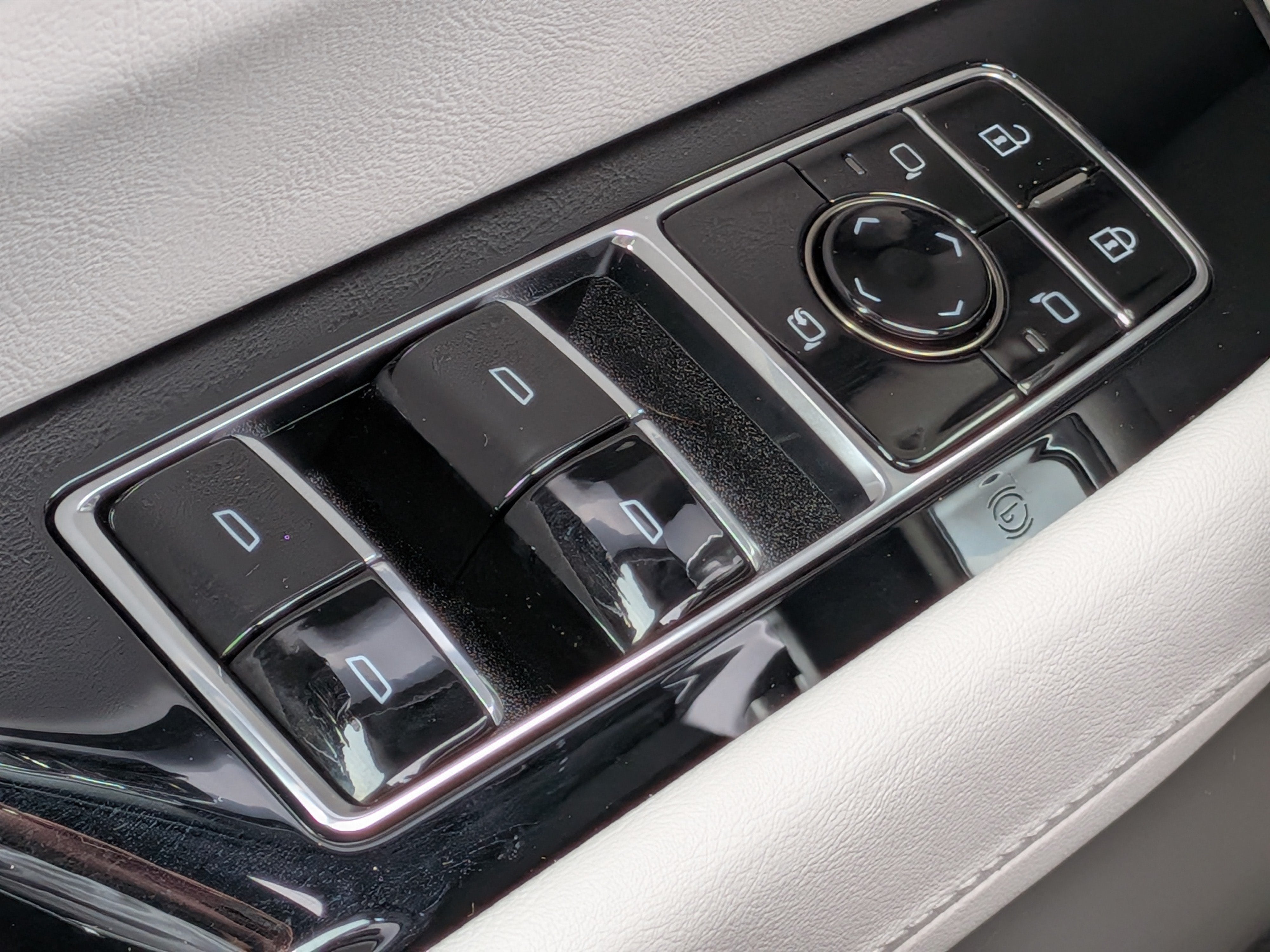 2027 Cadillac VISTIQ Sport