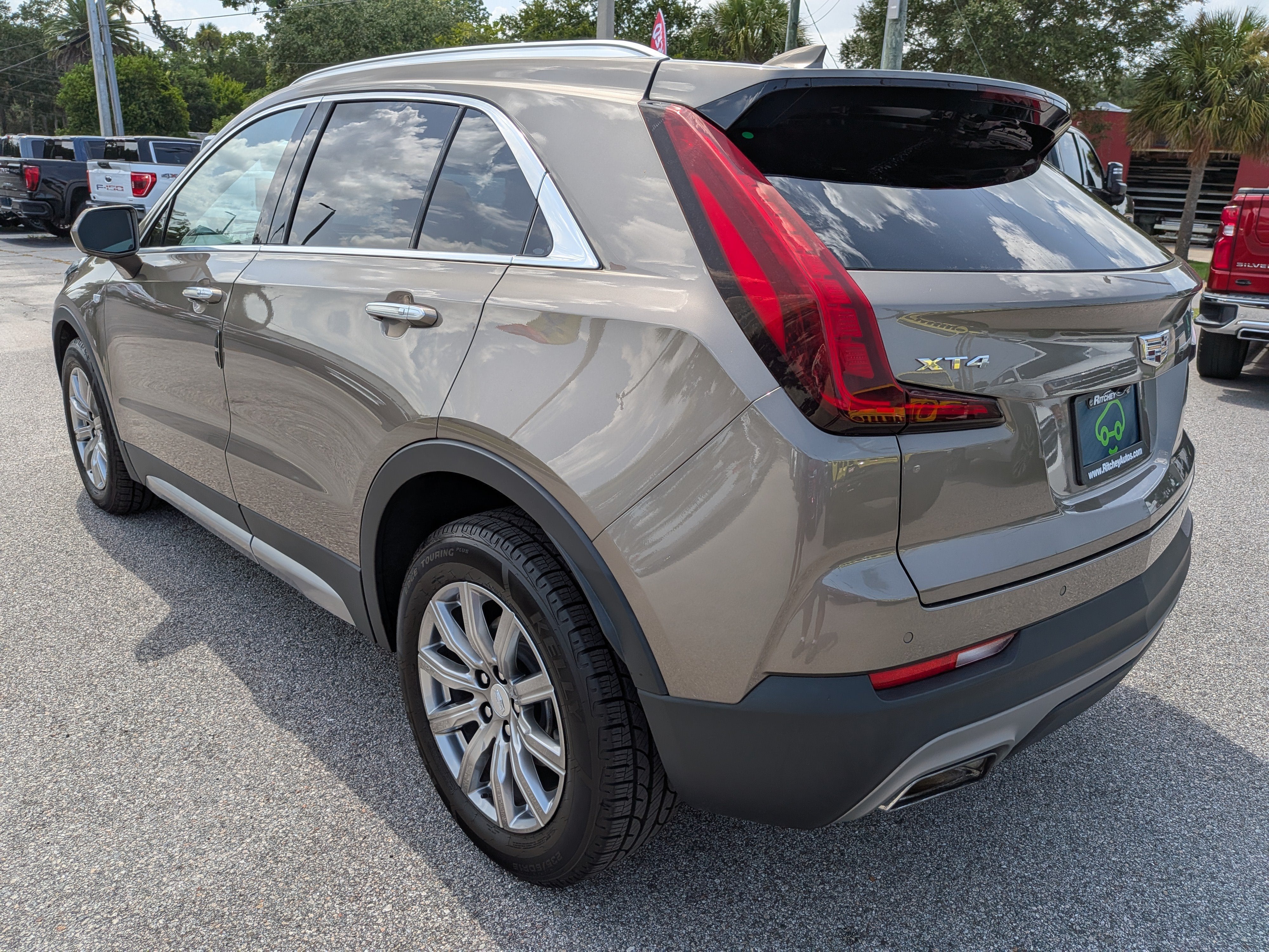 2020 Cadillac XT4 FWD Premium Luxury