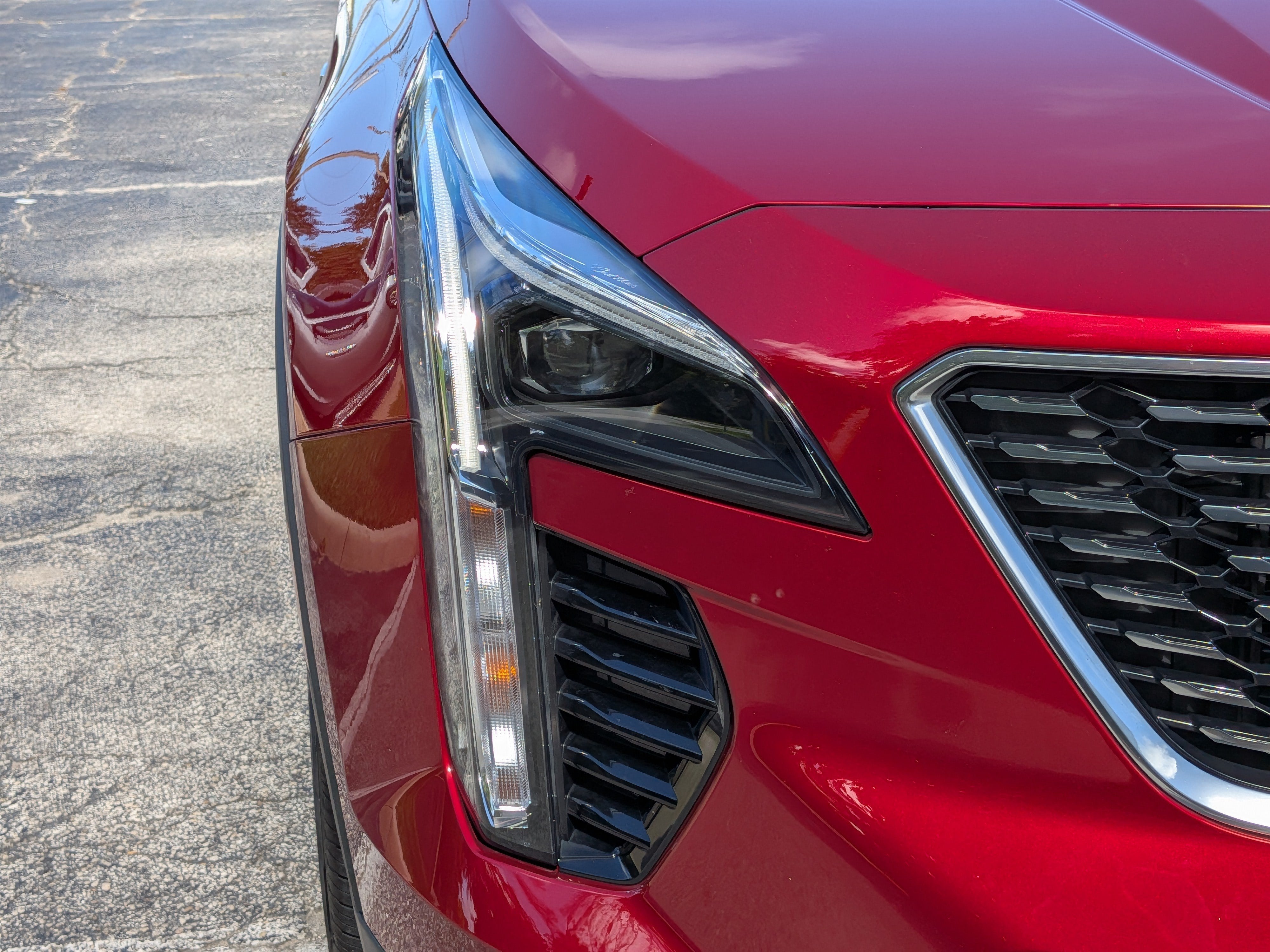 2023 Cadillac XT4 FWD Premium Luxury