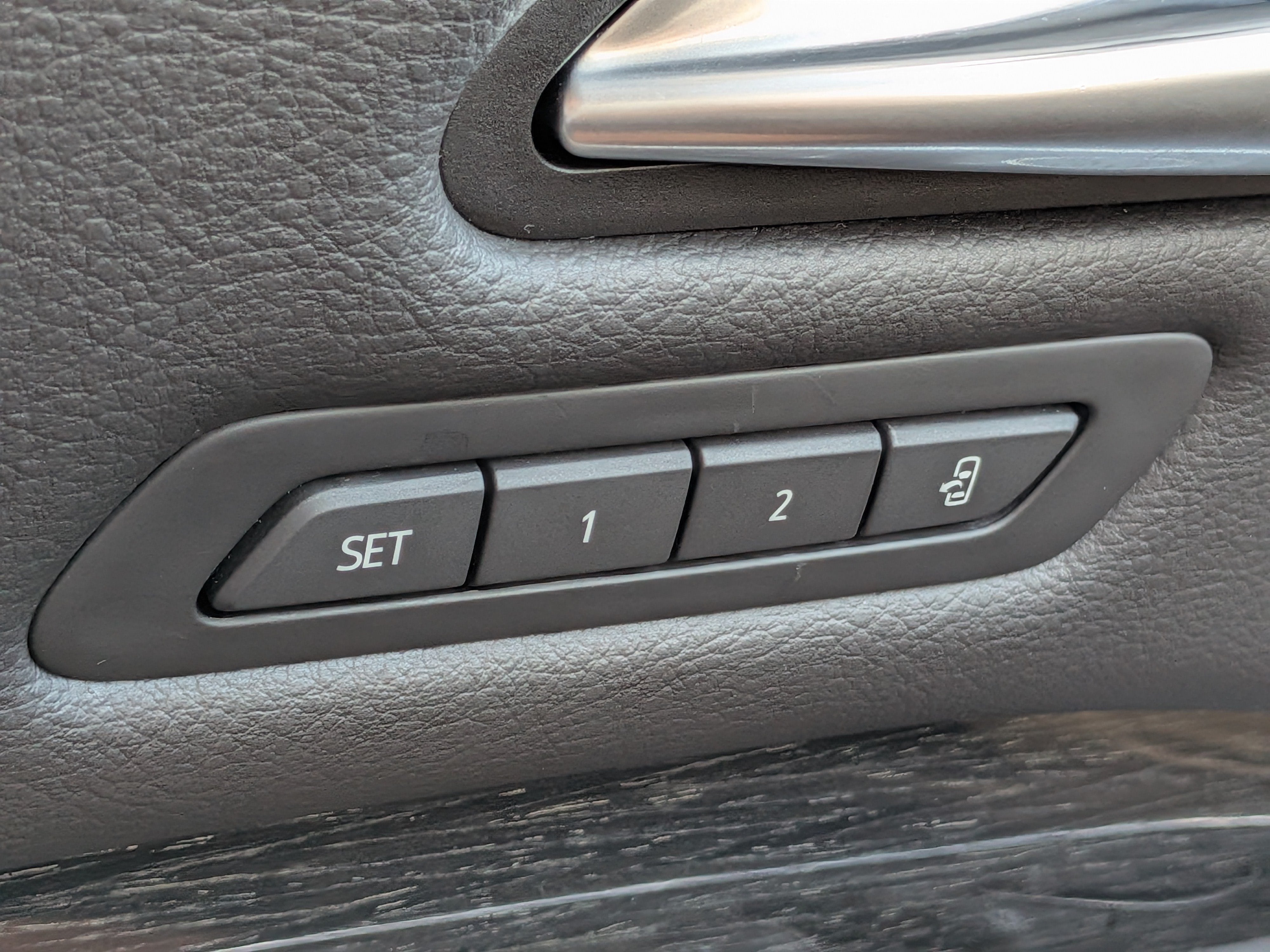 2023 Cadillac XT4 FWD Premium Luxury