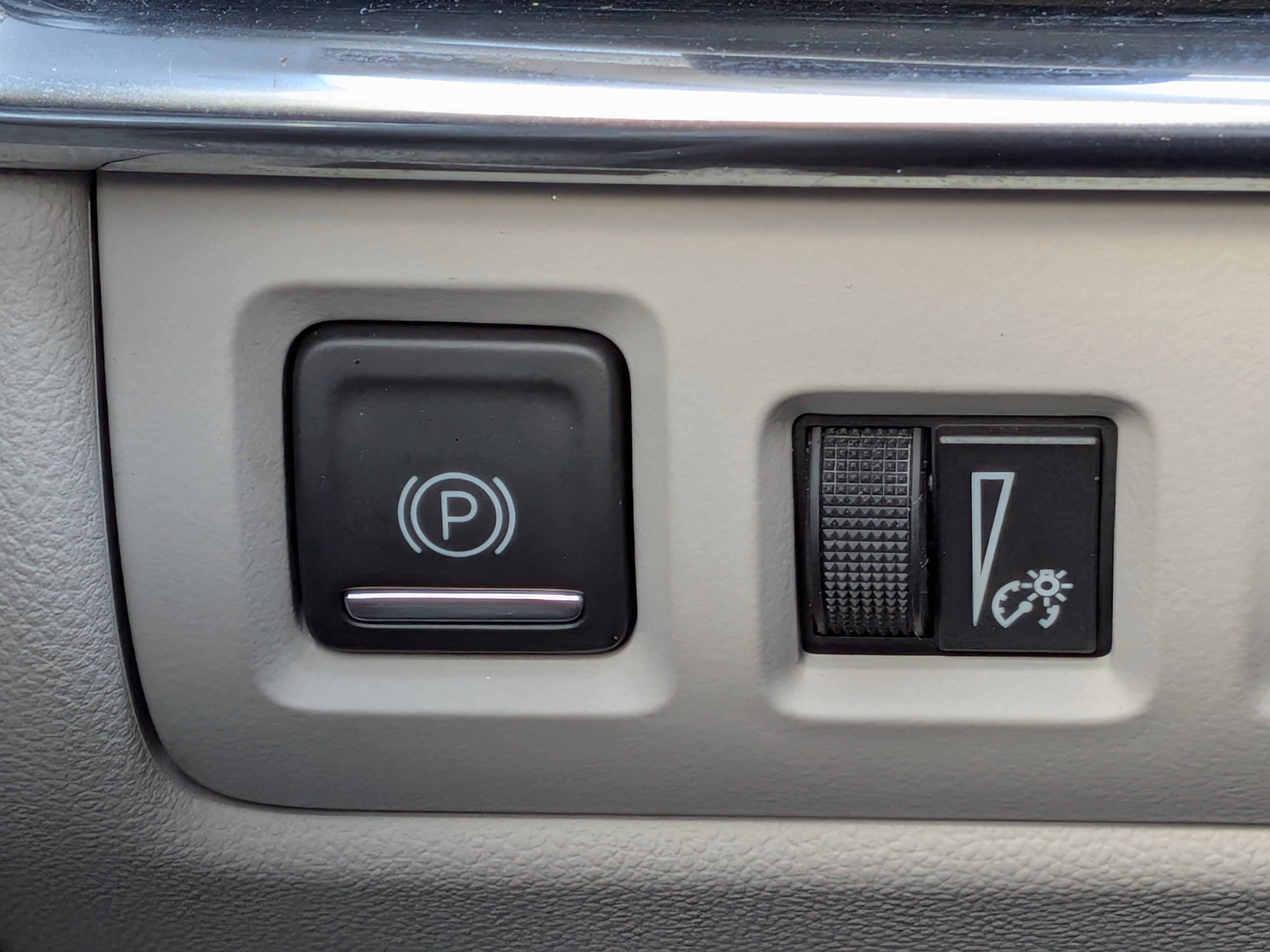 2023 Cadillac XT4 FWD Premium Luxury