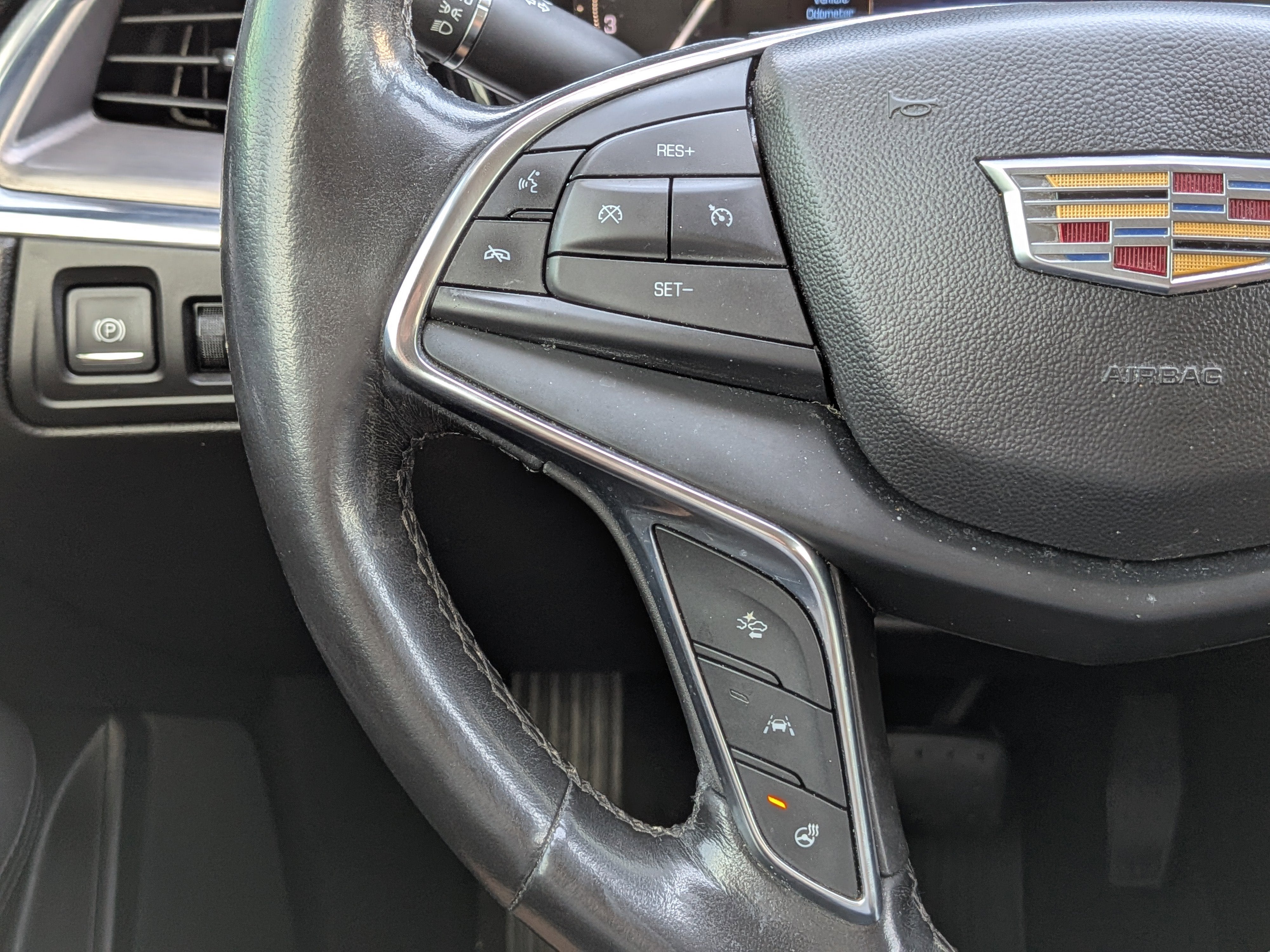 2018 Cadillac XT5 Luxury FWD