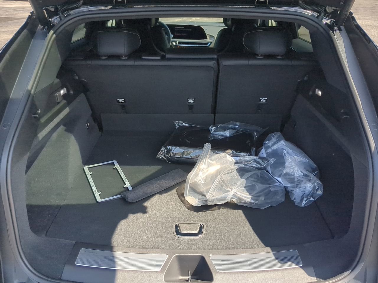 2025 Cadillac LYRIQ Luxury 1