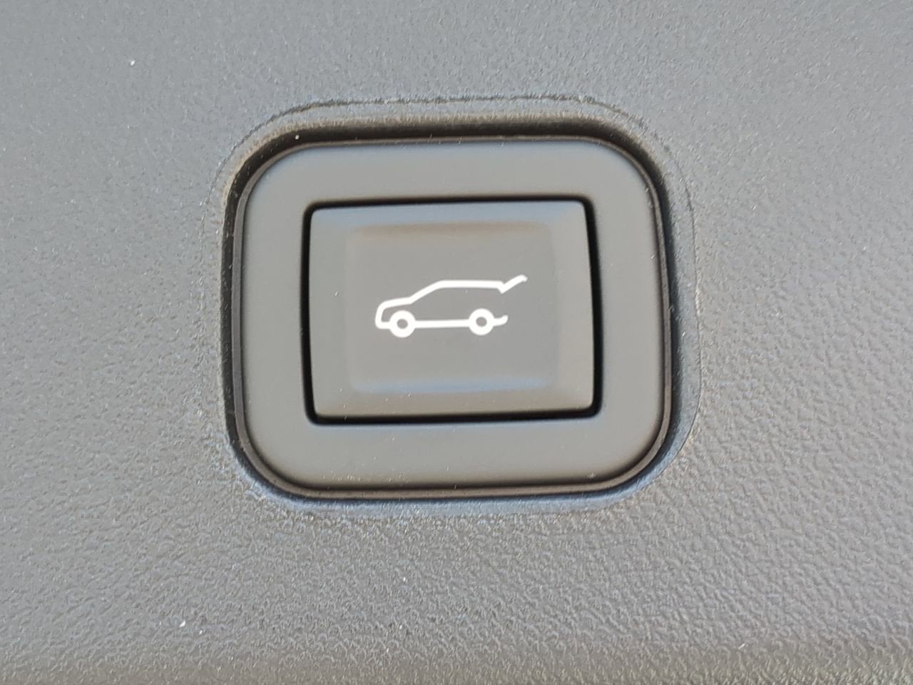 2025 Cadillac LYRIQ Luxury 1