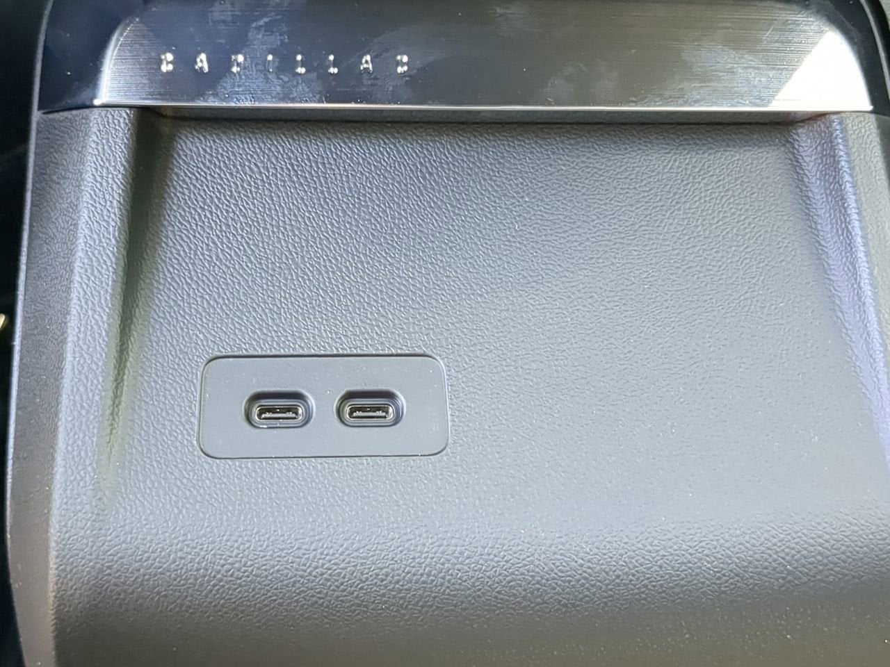 2025 Cadillac LYRIQ Luxury 1