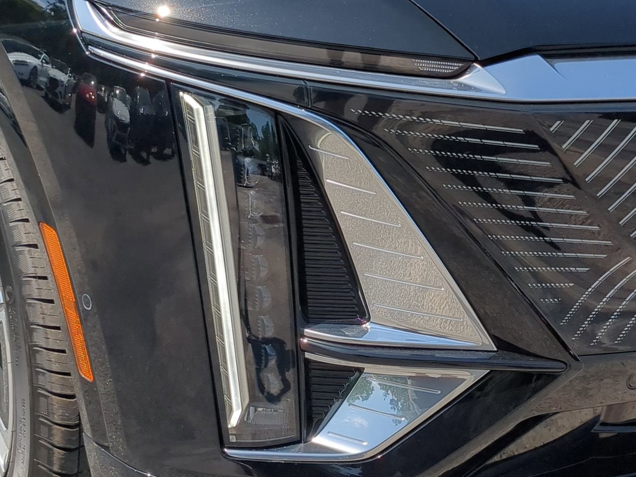 2025 Cadillac LYRIQ Luxury 1