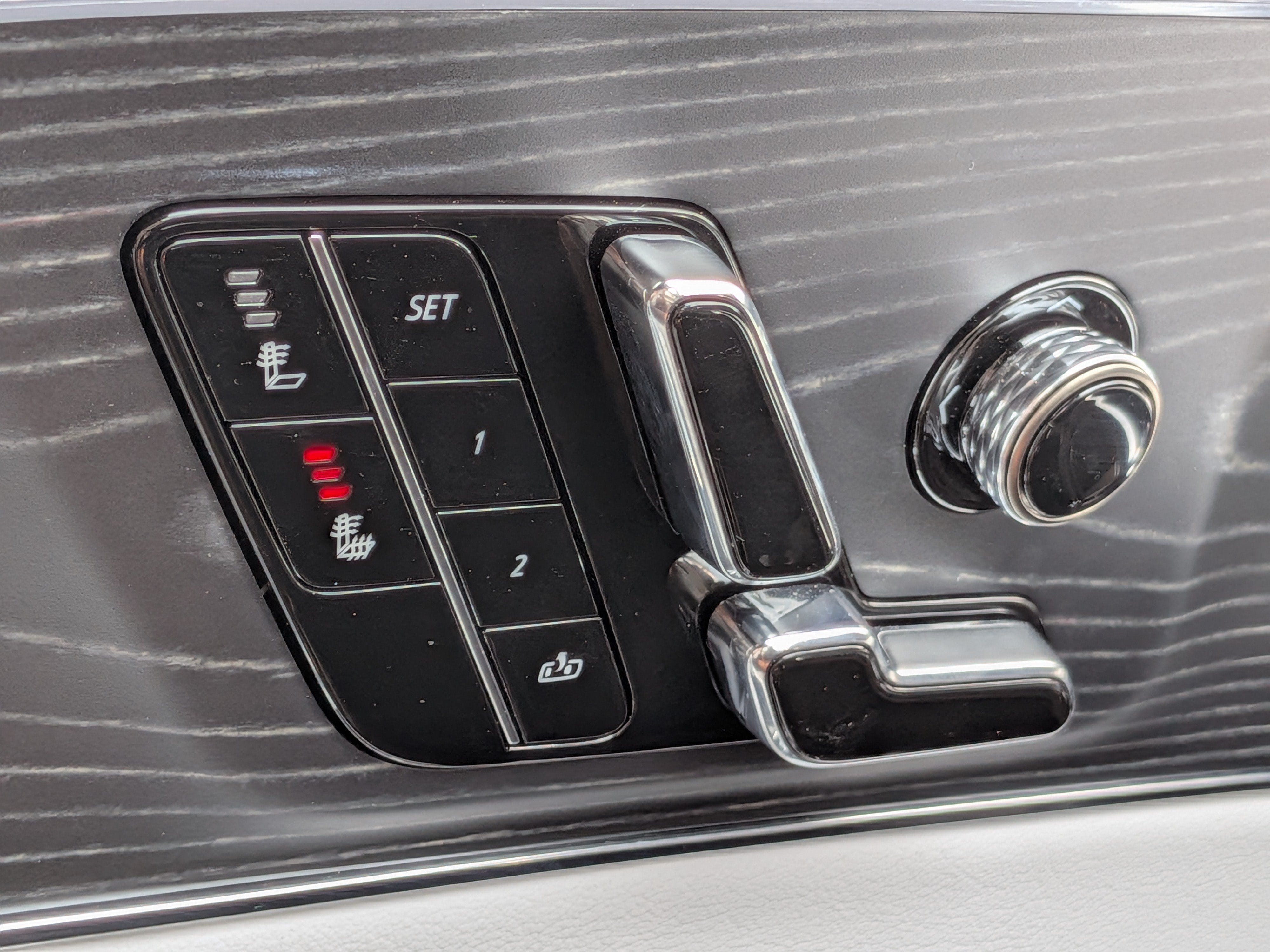 2024 Cadillac LYRIQ Luxury 1