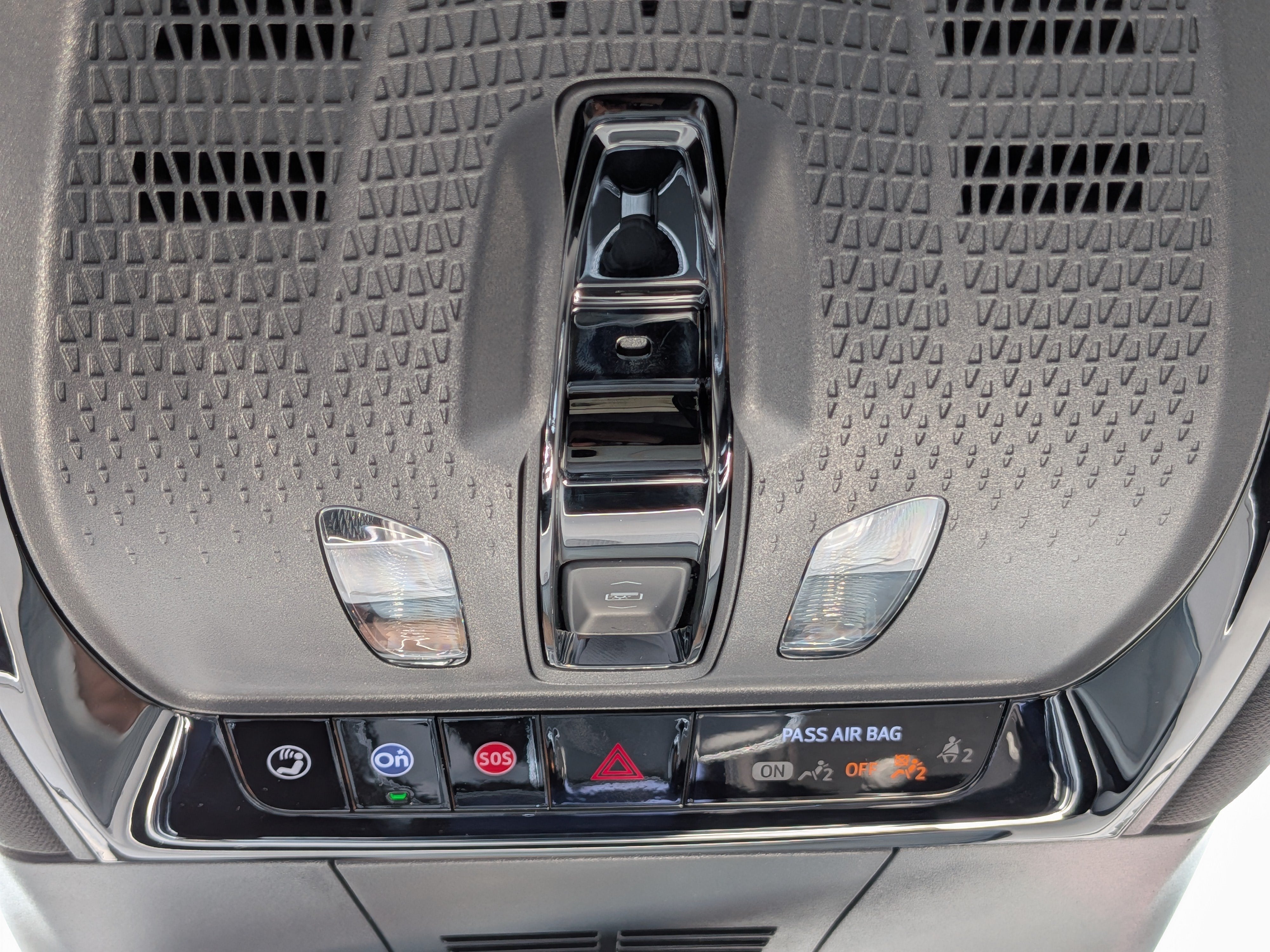 2024 Cadillac LYRIQ Luxury 1