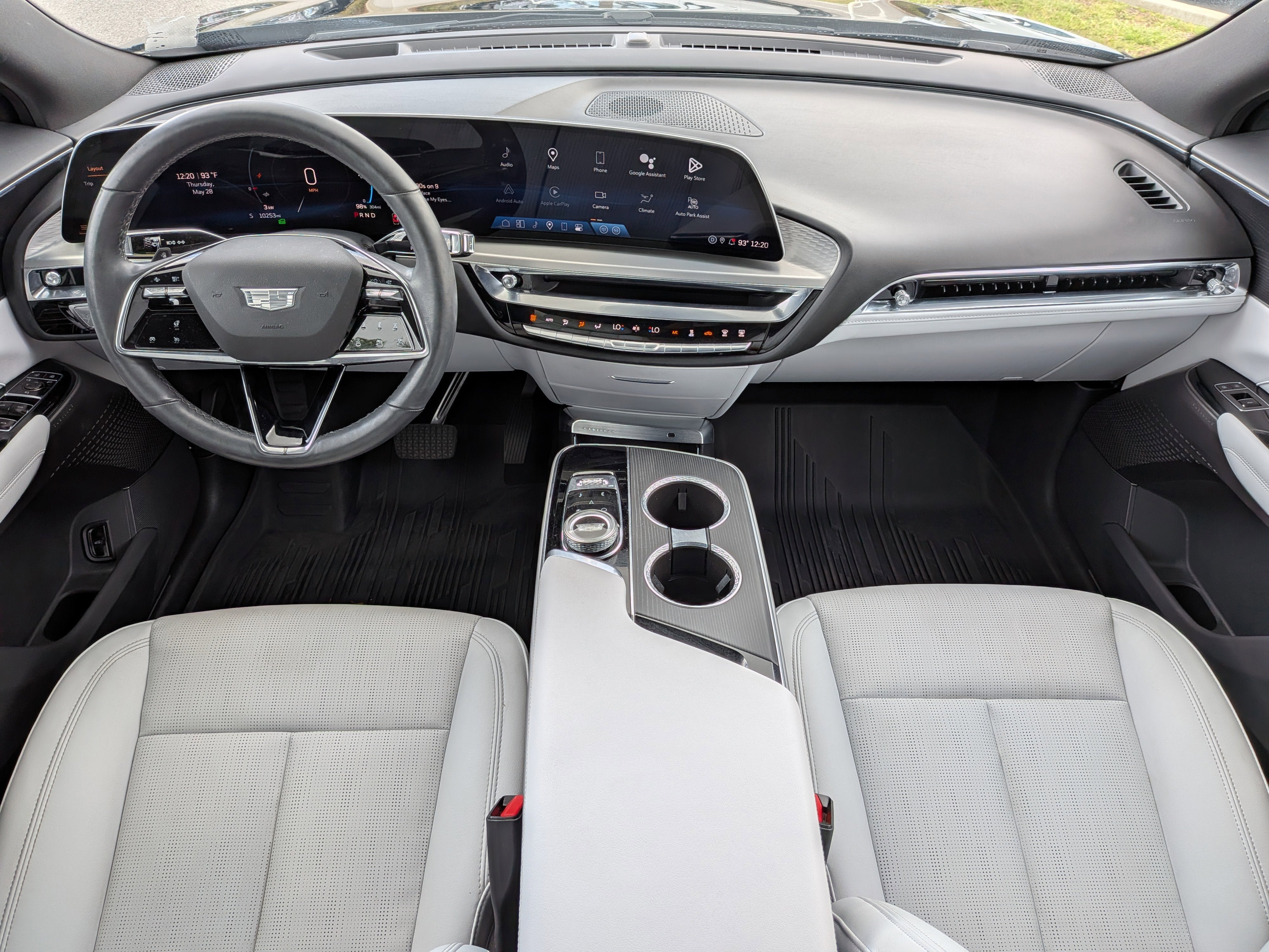 2024 Cadillac LYRIQ Luxury 1