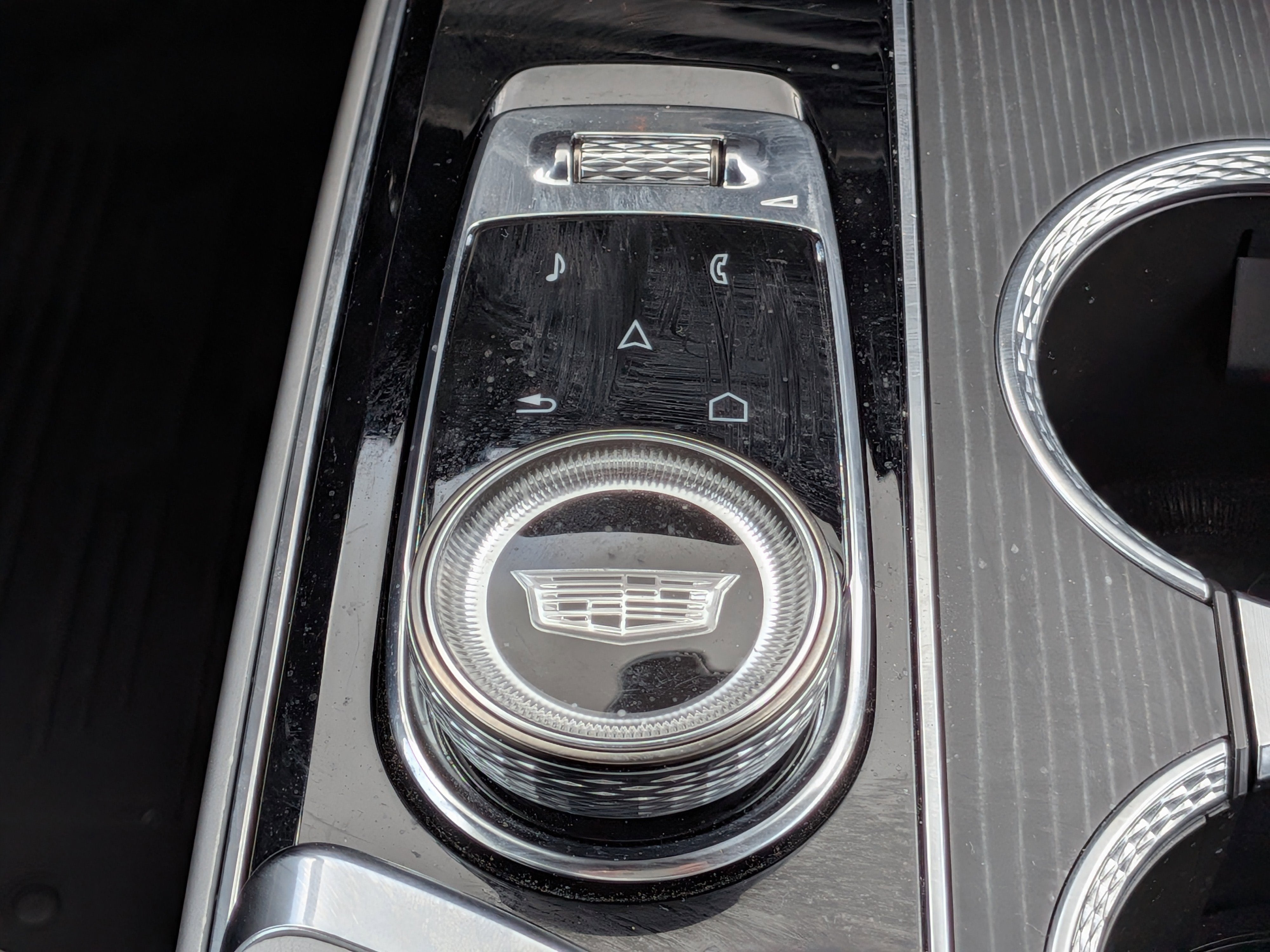 2024 Cadillac LYRIQ Luxury 1