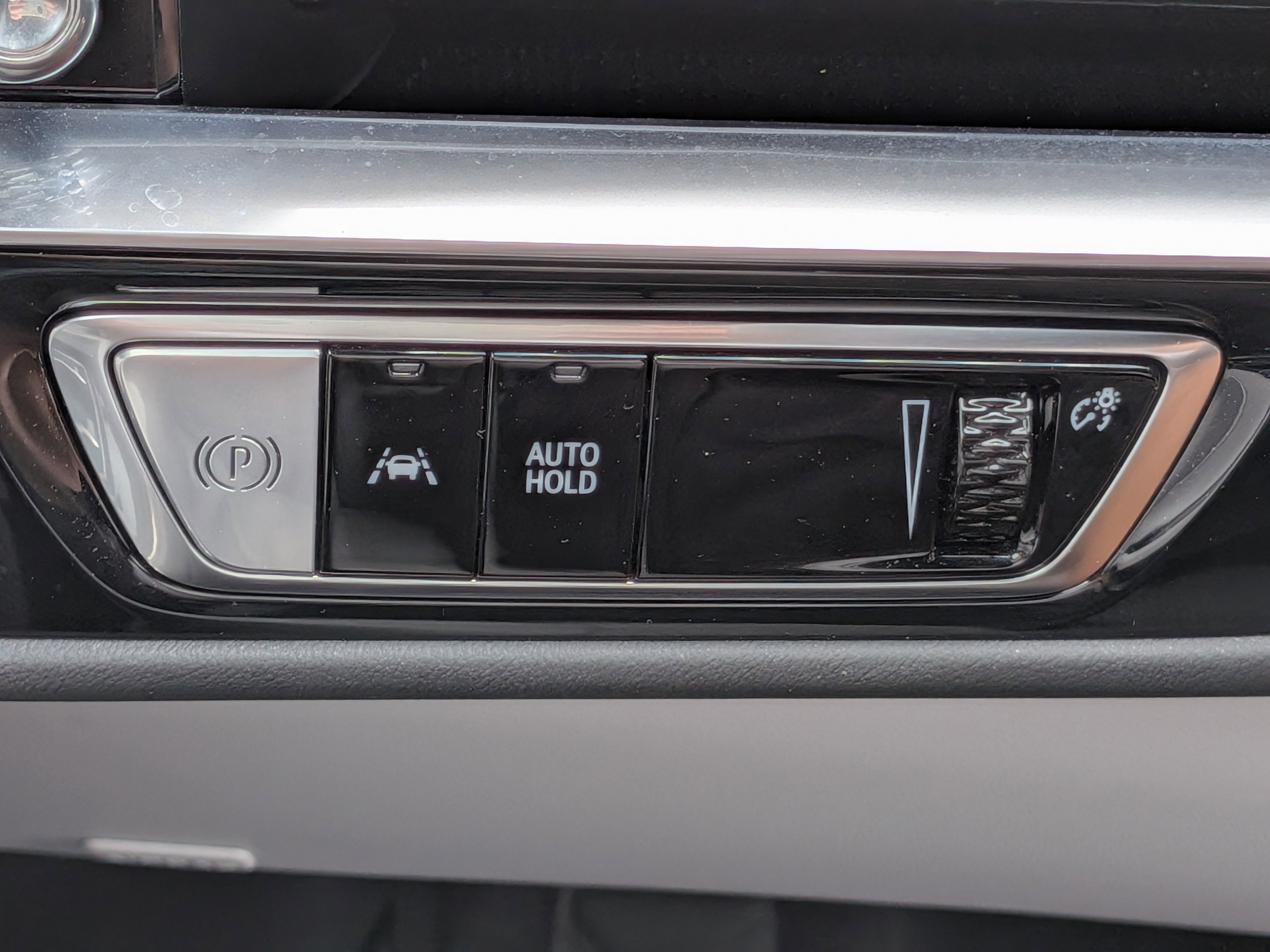 2024 Cadillac LYRIQ Luxury 1