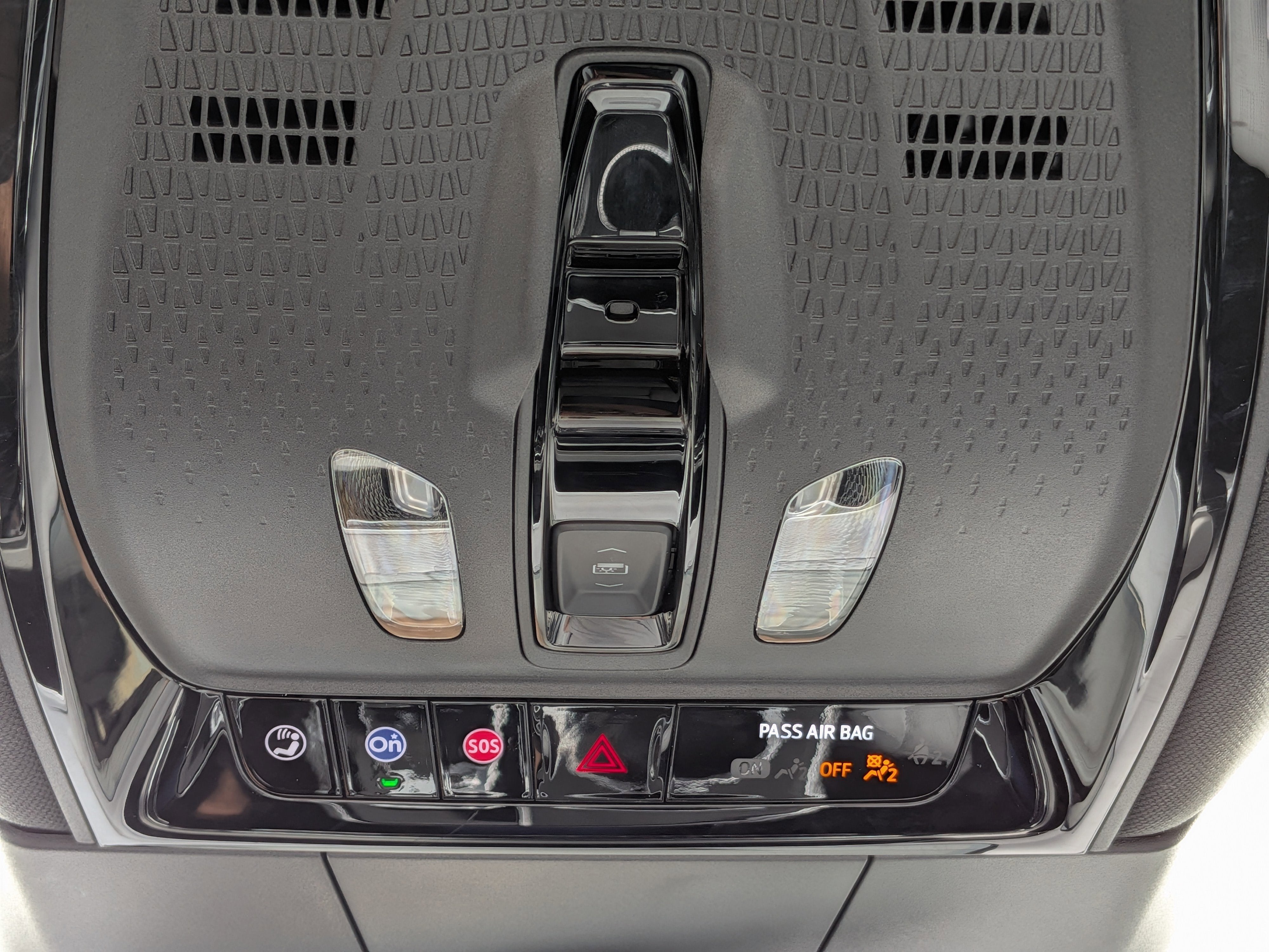 2024 Cadillac LYRIQ Luxury 1