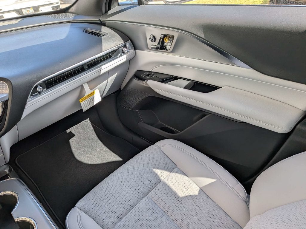 2027 Cadillac LYRIQ Sport - Photo 18