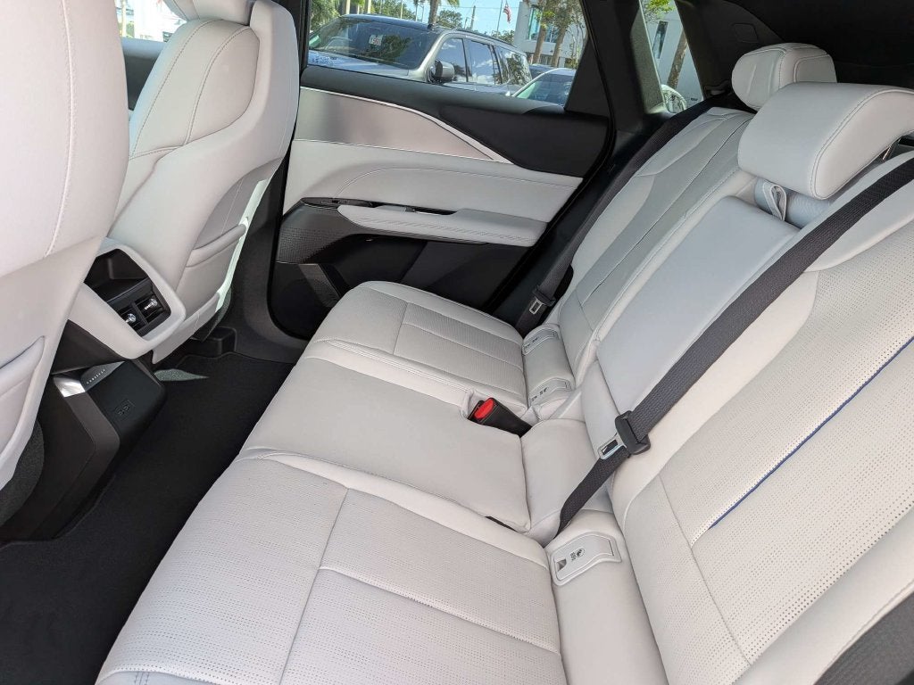 2027 Cadillac LYRIQ Sport - Photo 19
