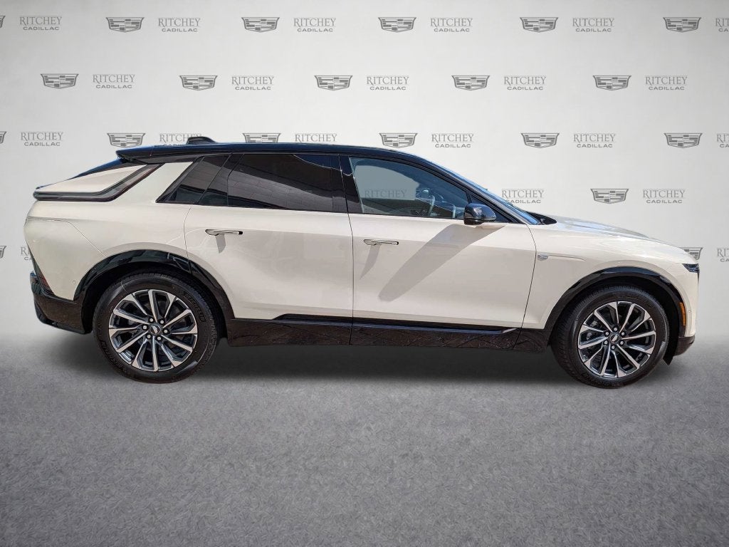 2027 Cadillac LYRIQ Sport - Photo 4