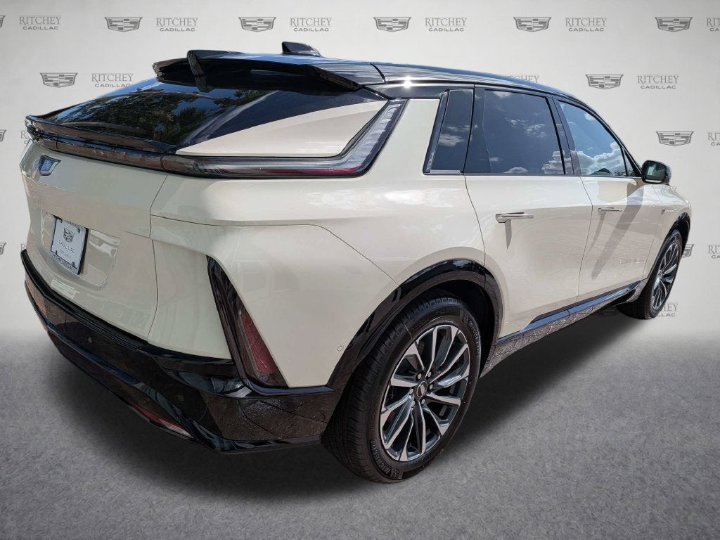2027 Cadillac LYRIQ Sport - Photo 6