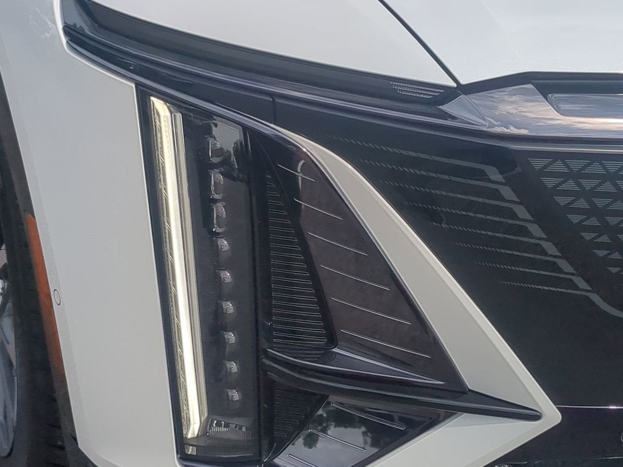 2025 Cadillac LYRIQ Sport 1