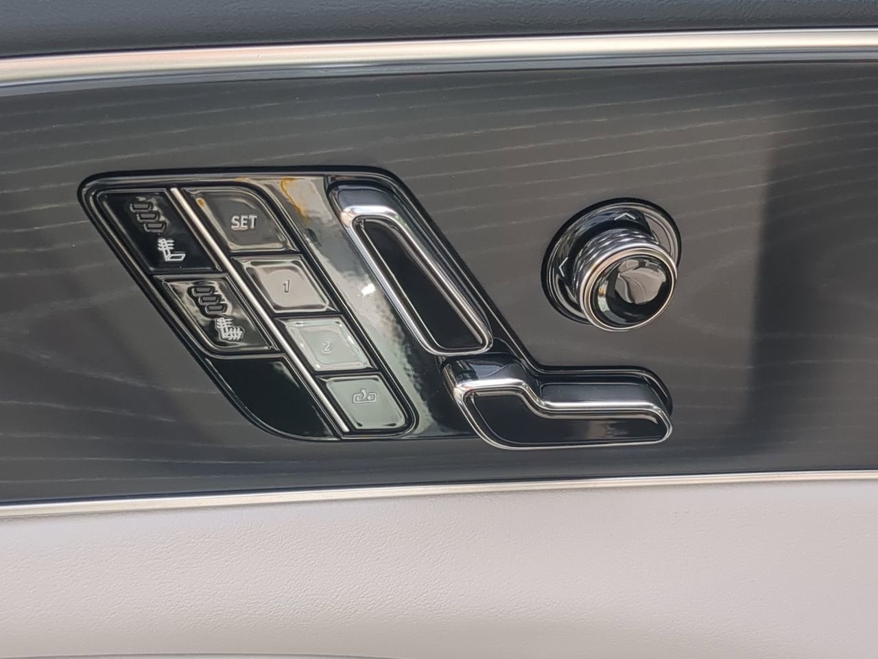 2025 Cadillac LYRIQ Sport 1