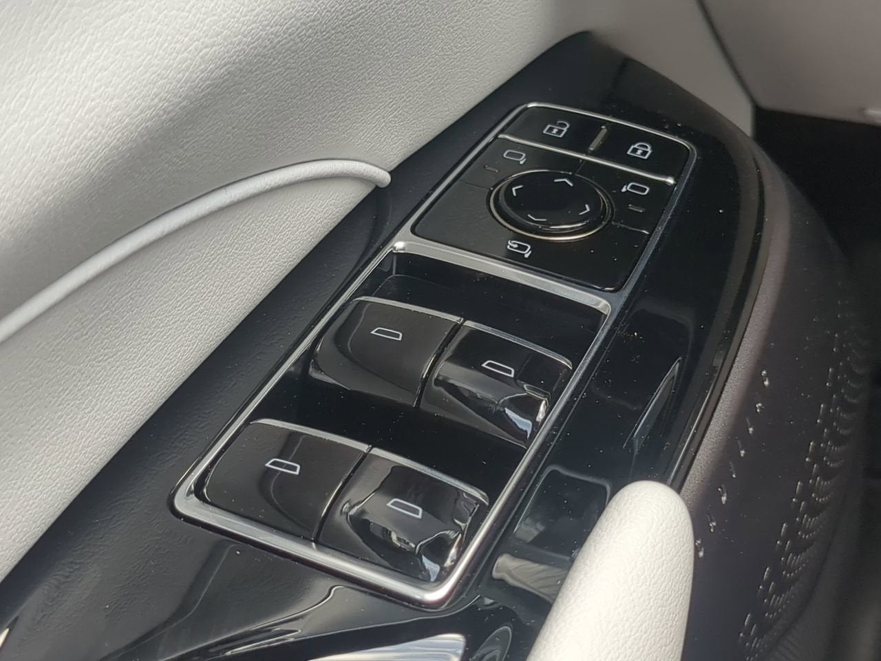 2025 Cadillac LYRIQ Sport 1