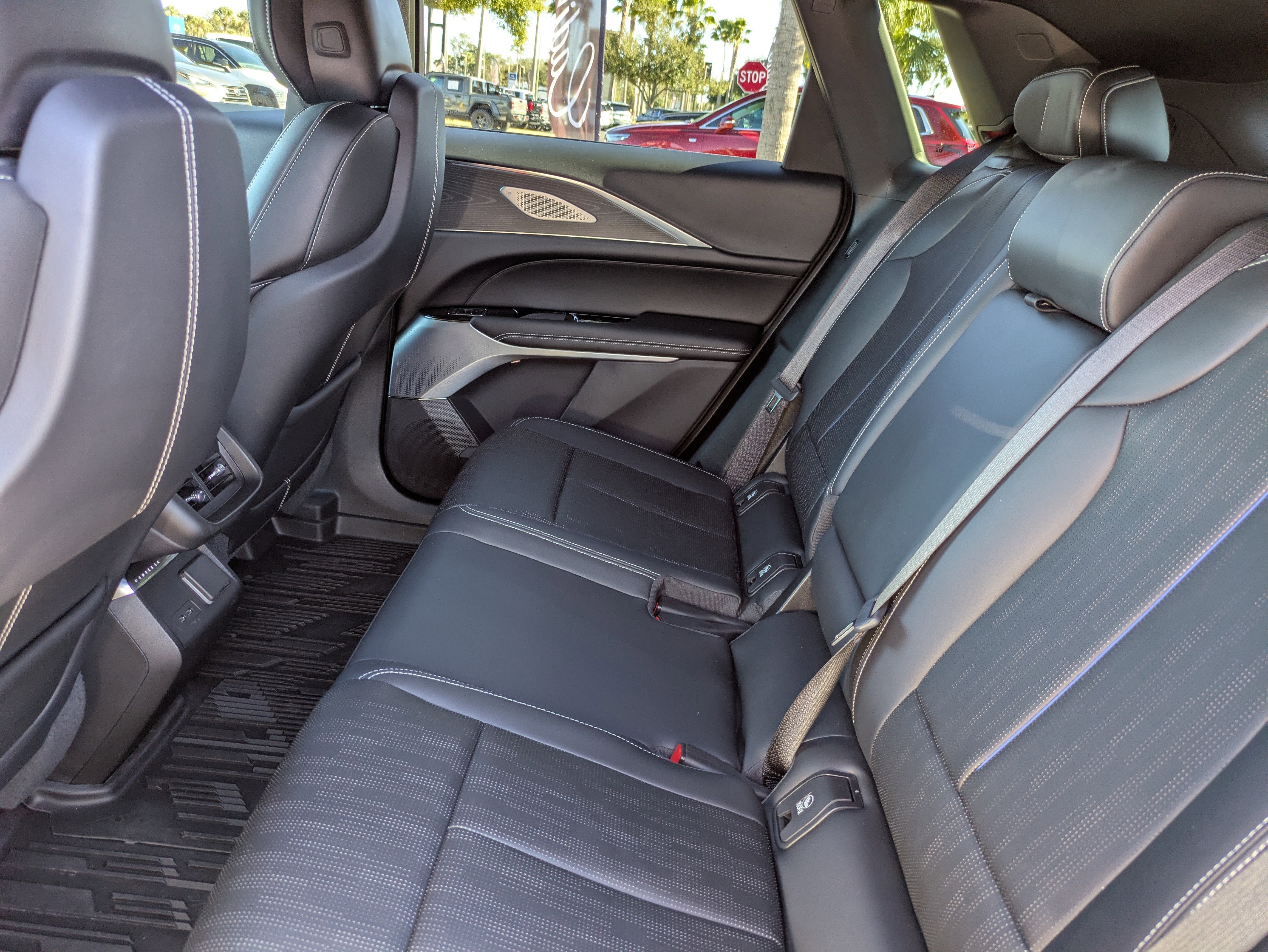 2024 Cadillac LYRIQ Sport 2