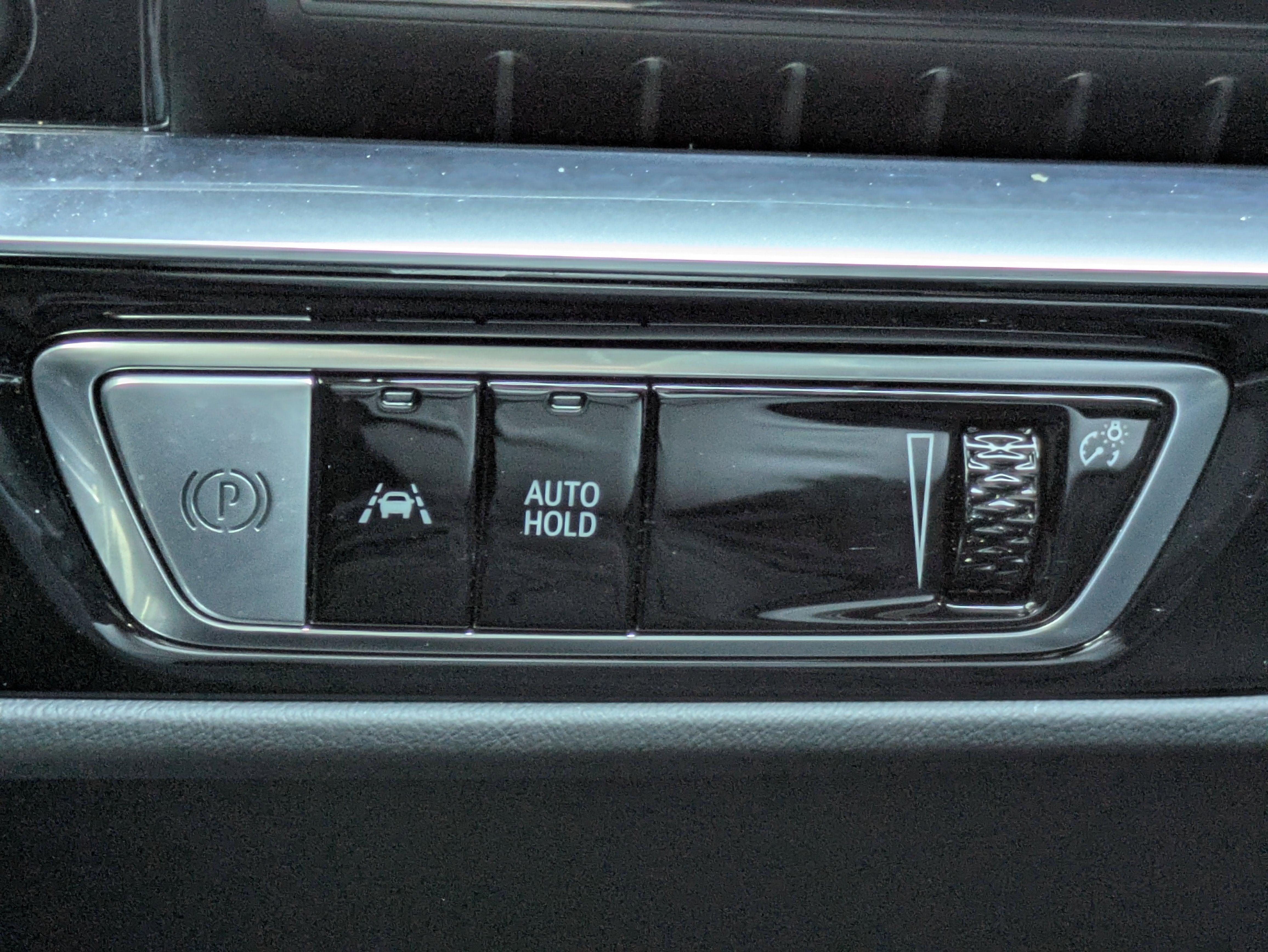 2024 Cadillac LYRIQ Sport 2