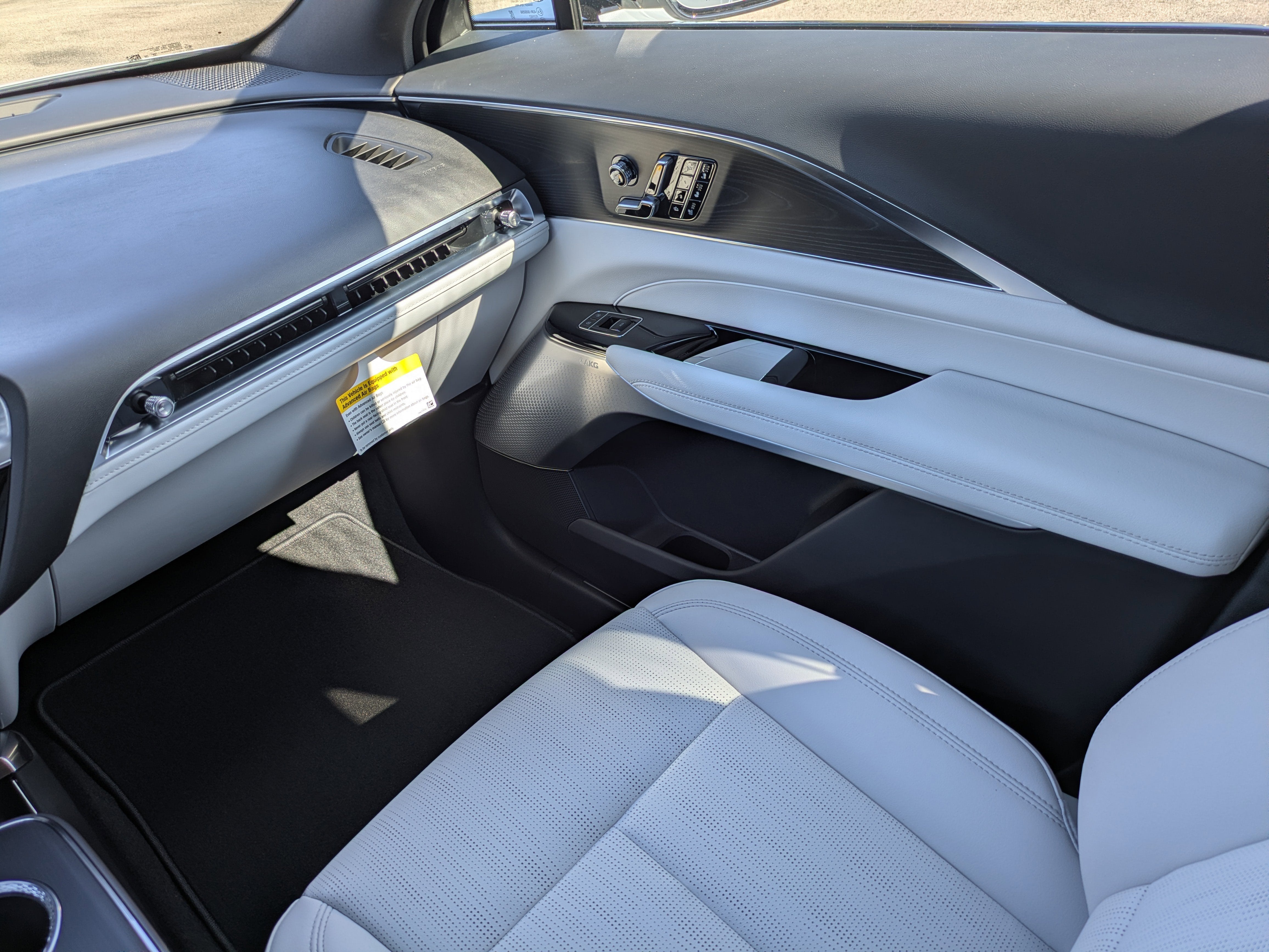 2026 Cadillac LYRIQ Premium Sport