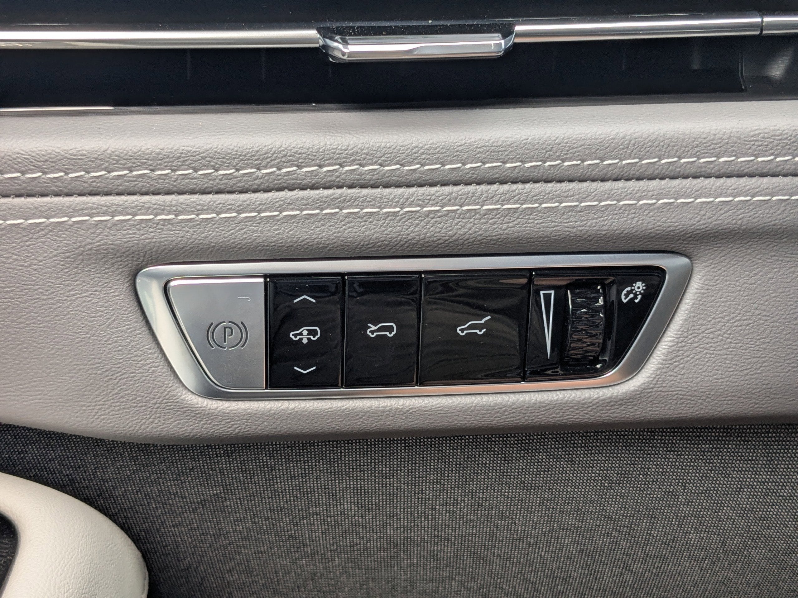 2026 Cadillac ESCALADE IQL Sport