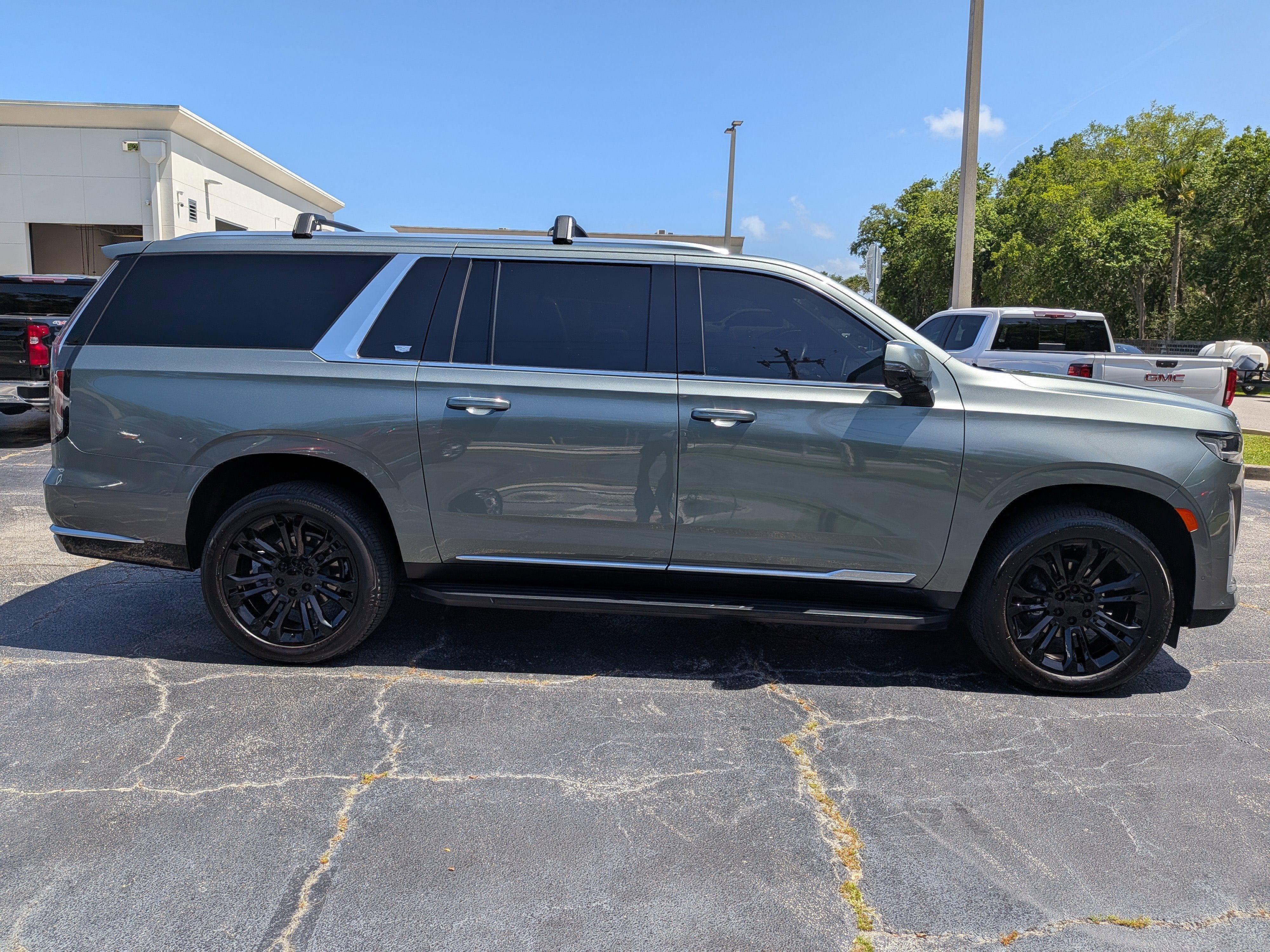 2024 Cadillac Escalade ESV Premium Luxury