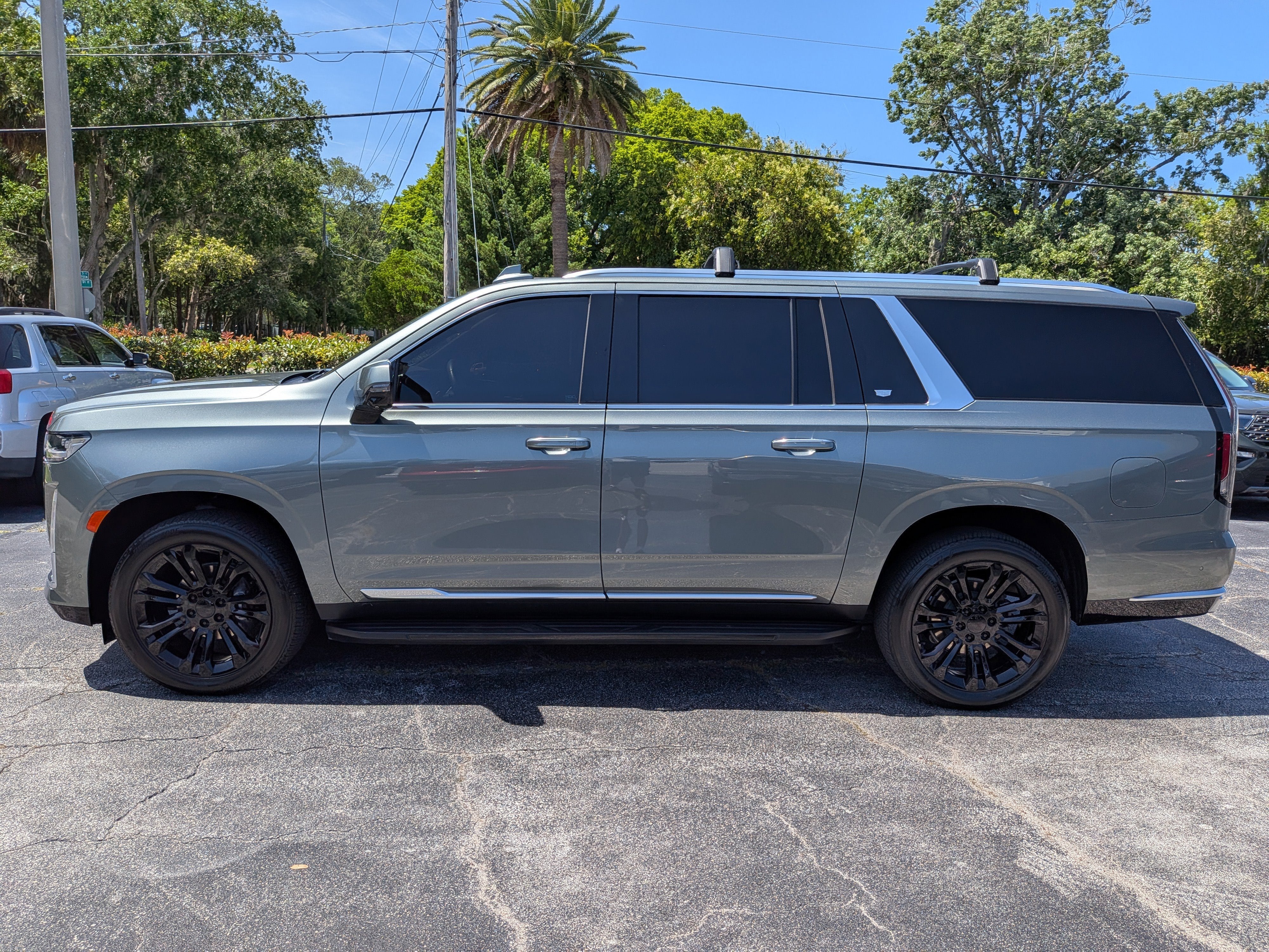 2024 Cadillac Escalade ESV Premium Luxury