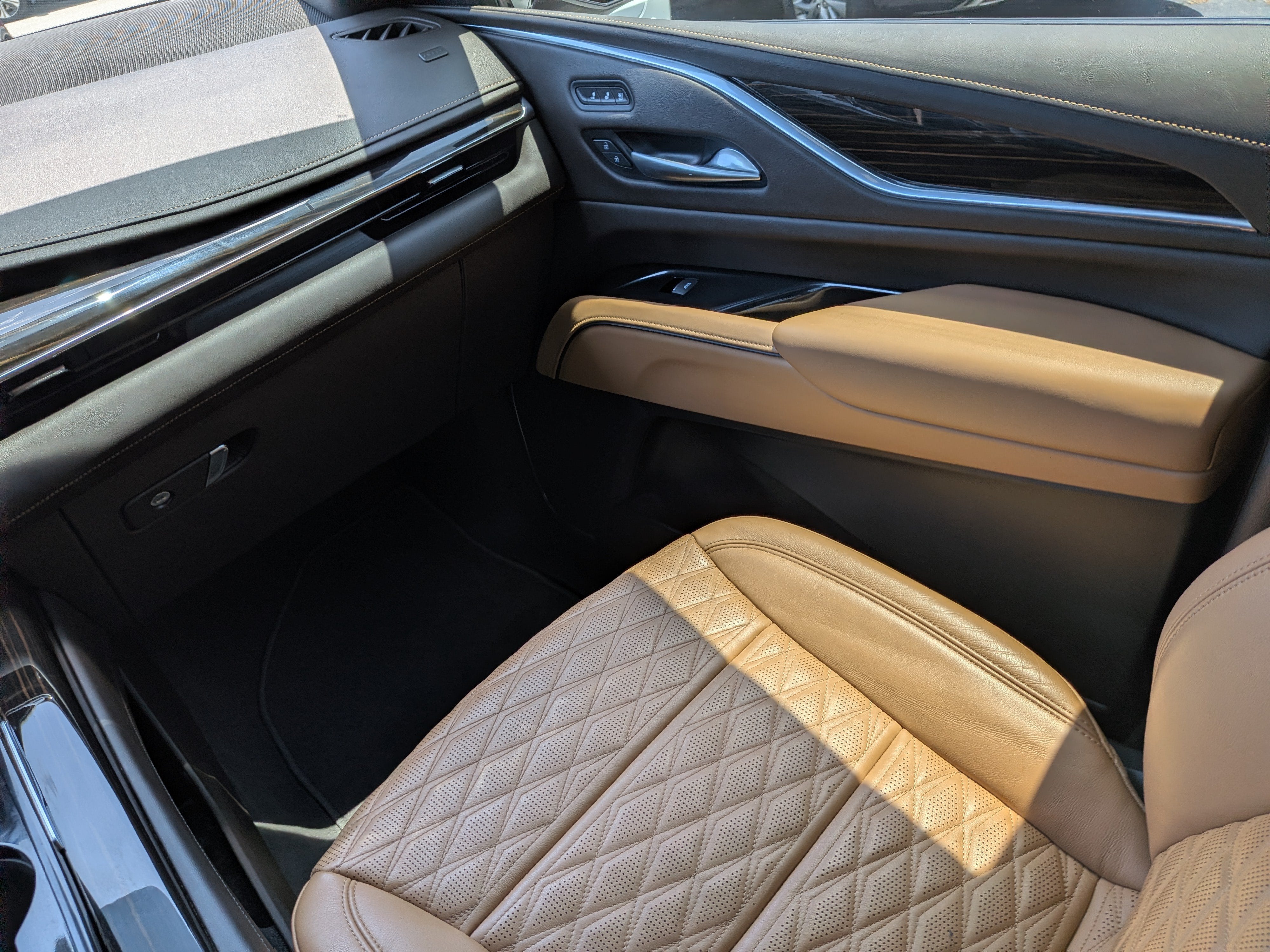2023 Cadillac Escalade ESV Sport - Photo 16