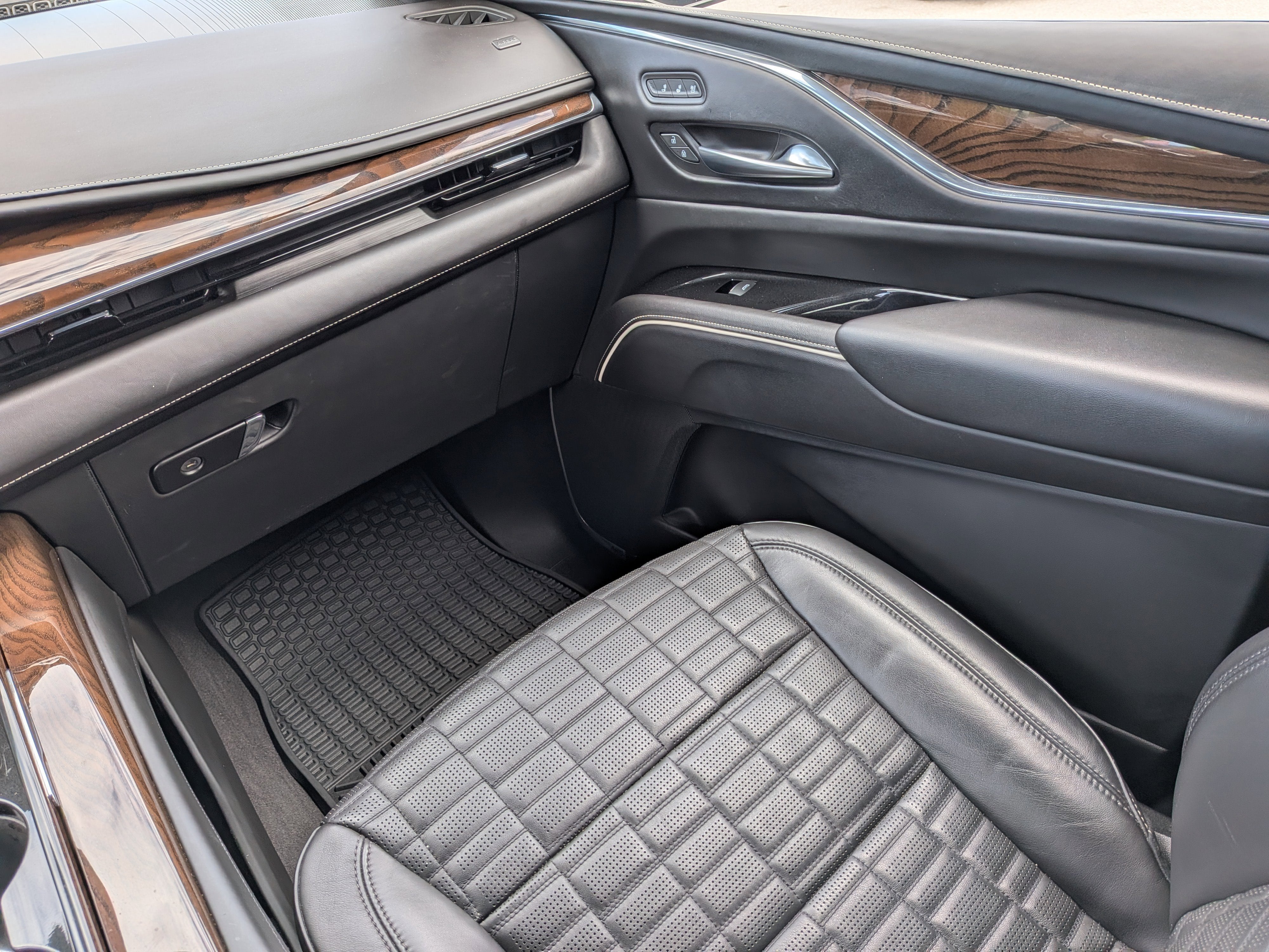 2023 Cadillac Escalade ESV Sport Platinum