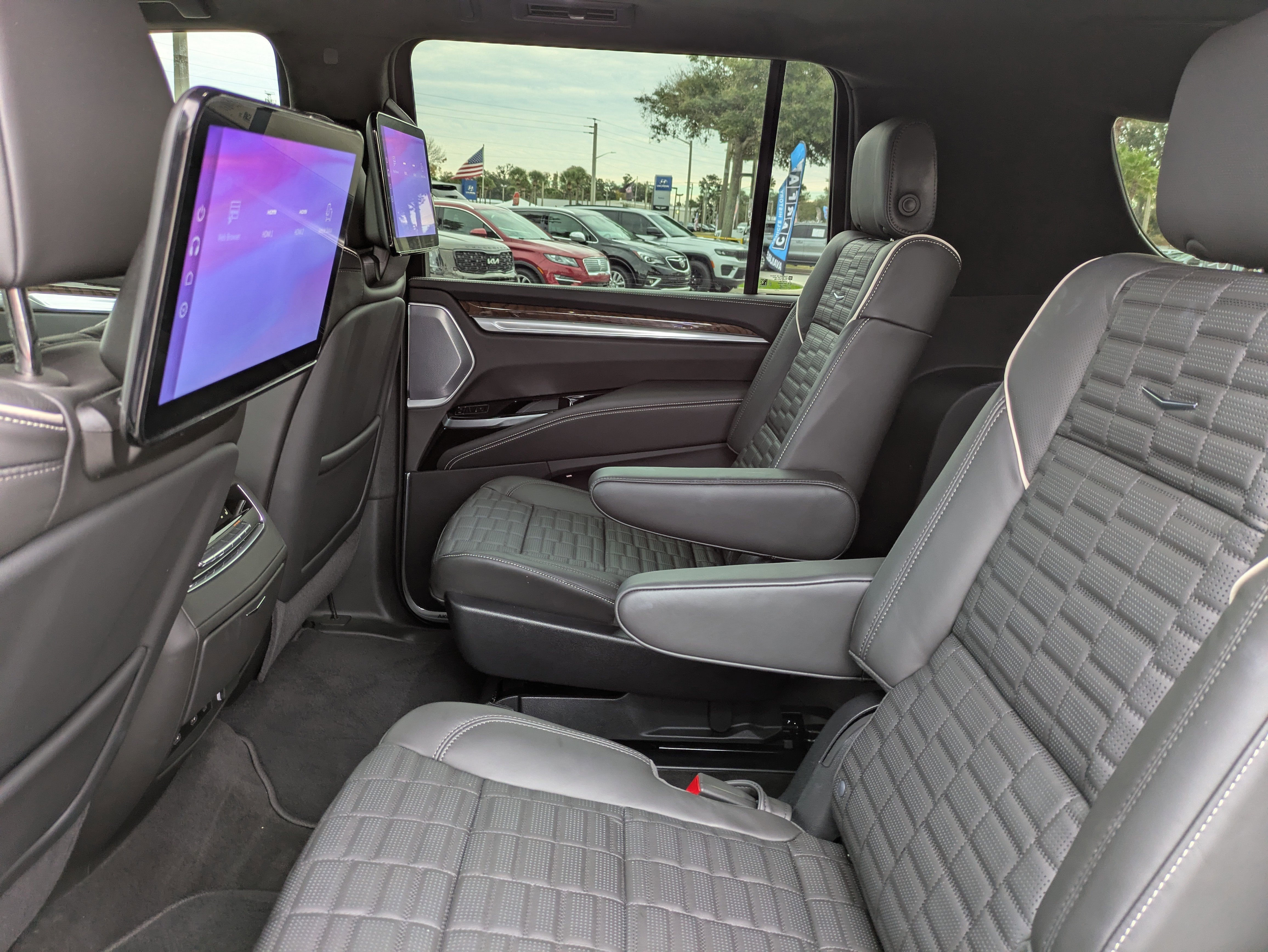 2025 Cadillac Escalade ESV Sport Platinum