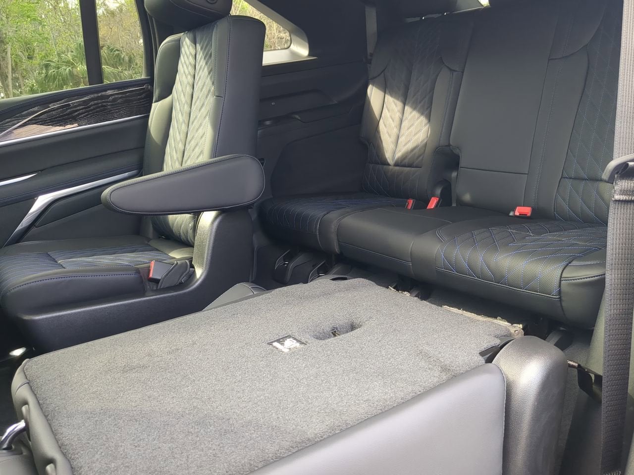 2025 Cadillac ESCALADE IQ Luxury 1