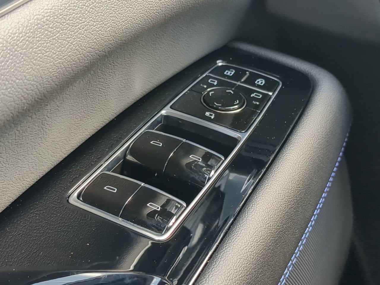 2025 Cadillac ESCALADE IQ Luxury 1